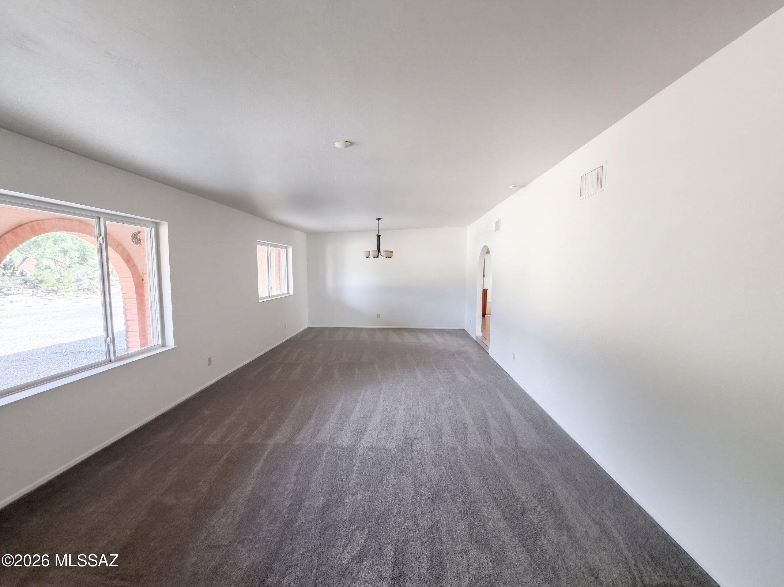 5611 N Placita Arizpe