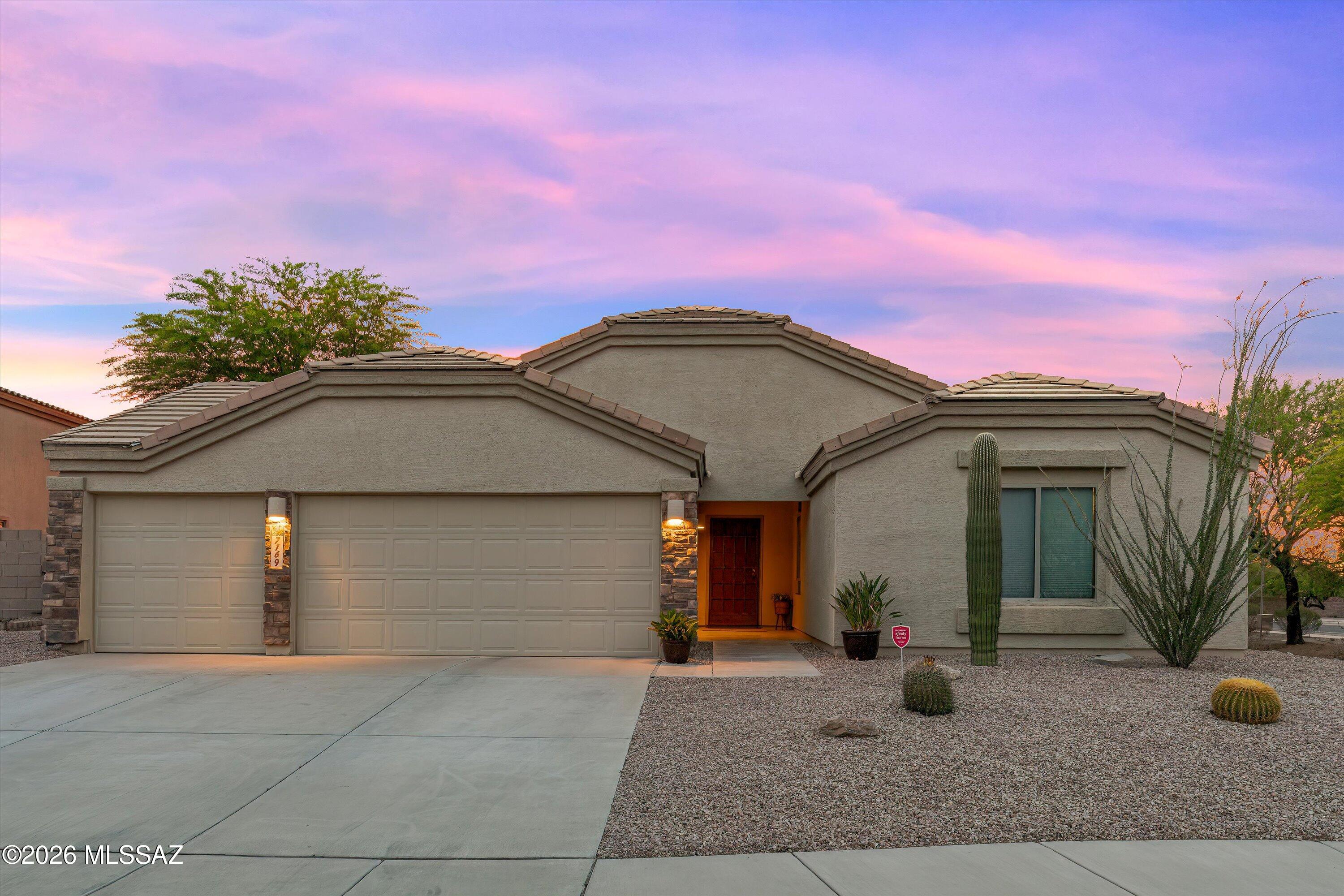 7169 W Oracle Ridge Trail