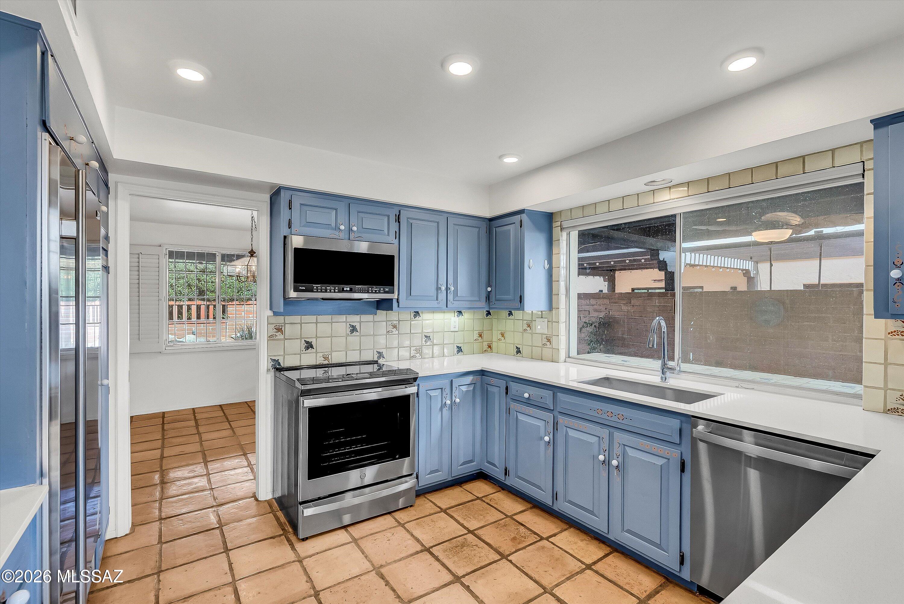 Catalina Pueblo 2 Resub Th - Residential Lease