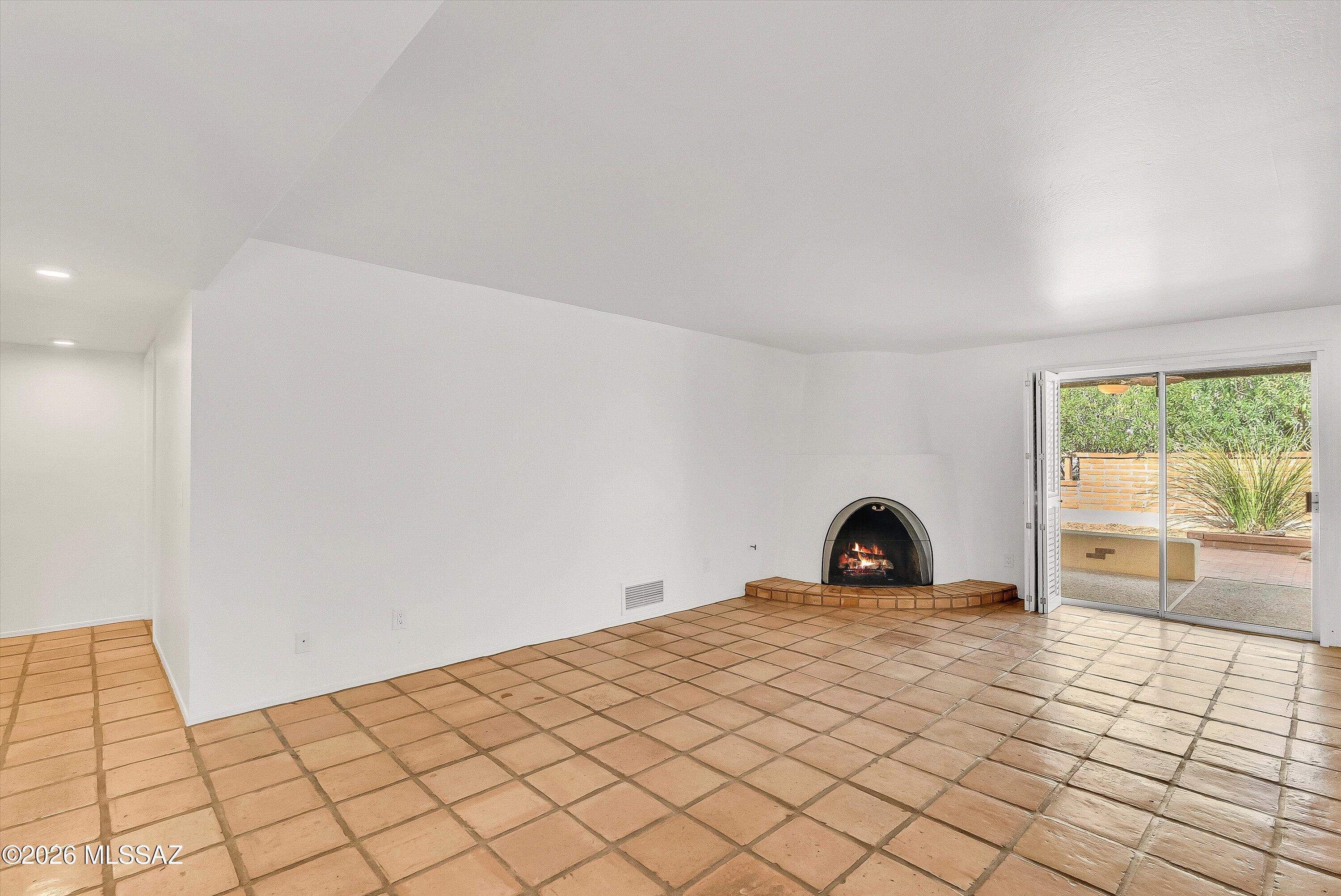 Catalina Pueblo 2 Resub Th - Residential Lease