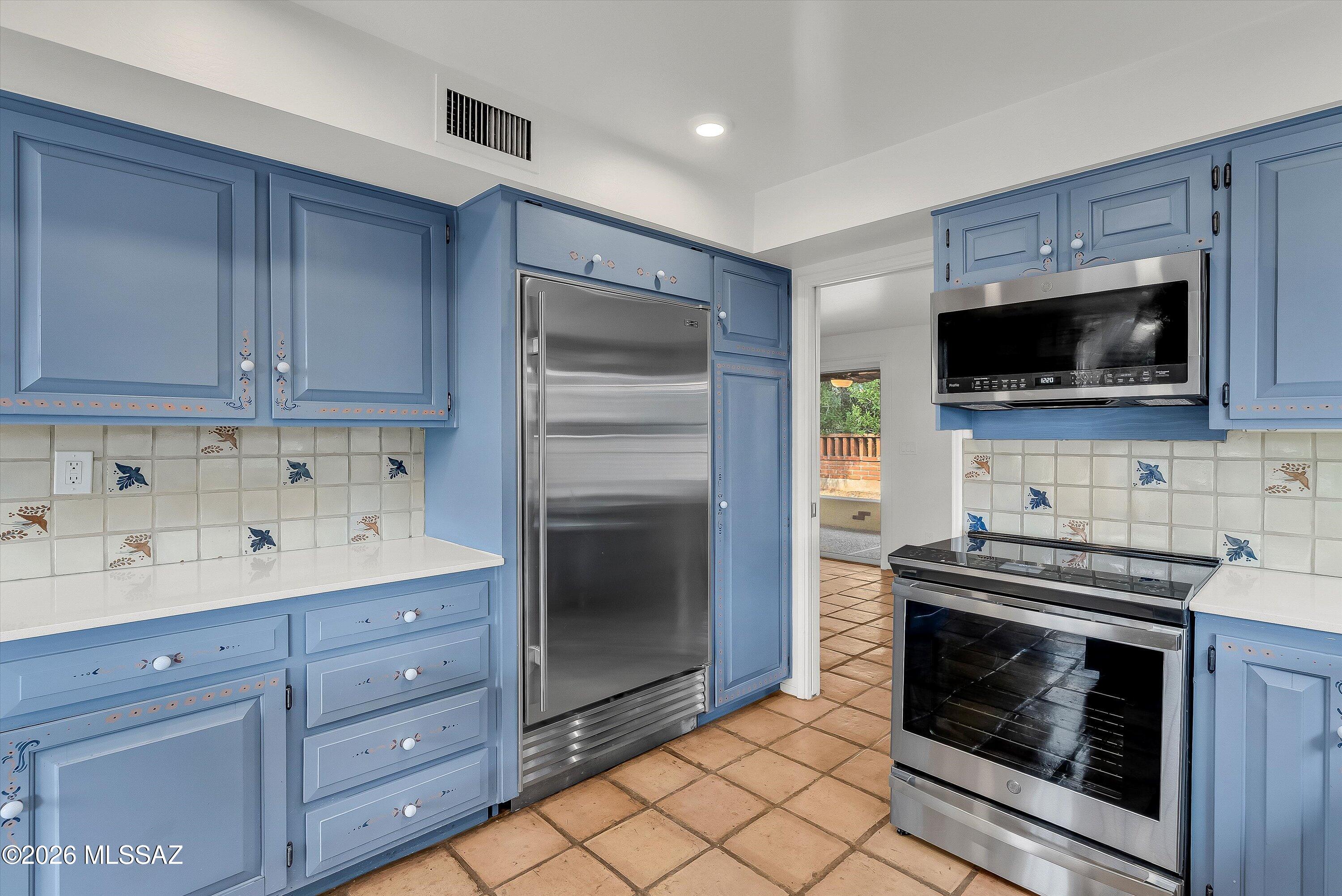 Catalina Pueblo 2 Resub Th - Residential Lease