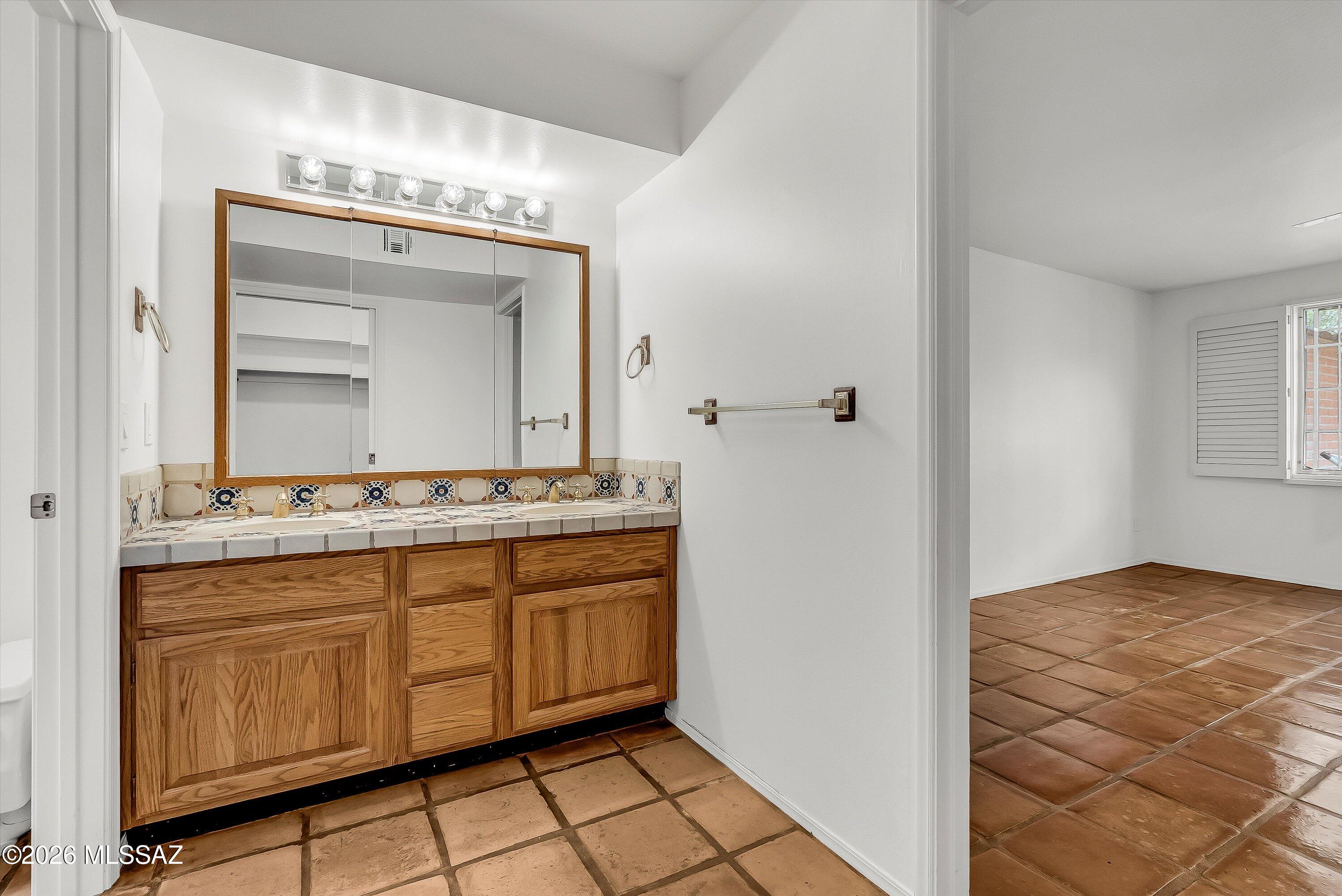 Catalina Pueblo 2 Resub Th - Residential Lease