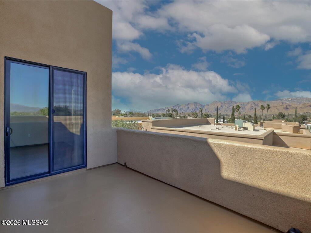 Oasis Harrison - Residential