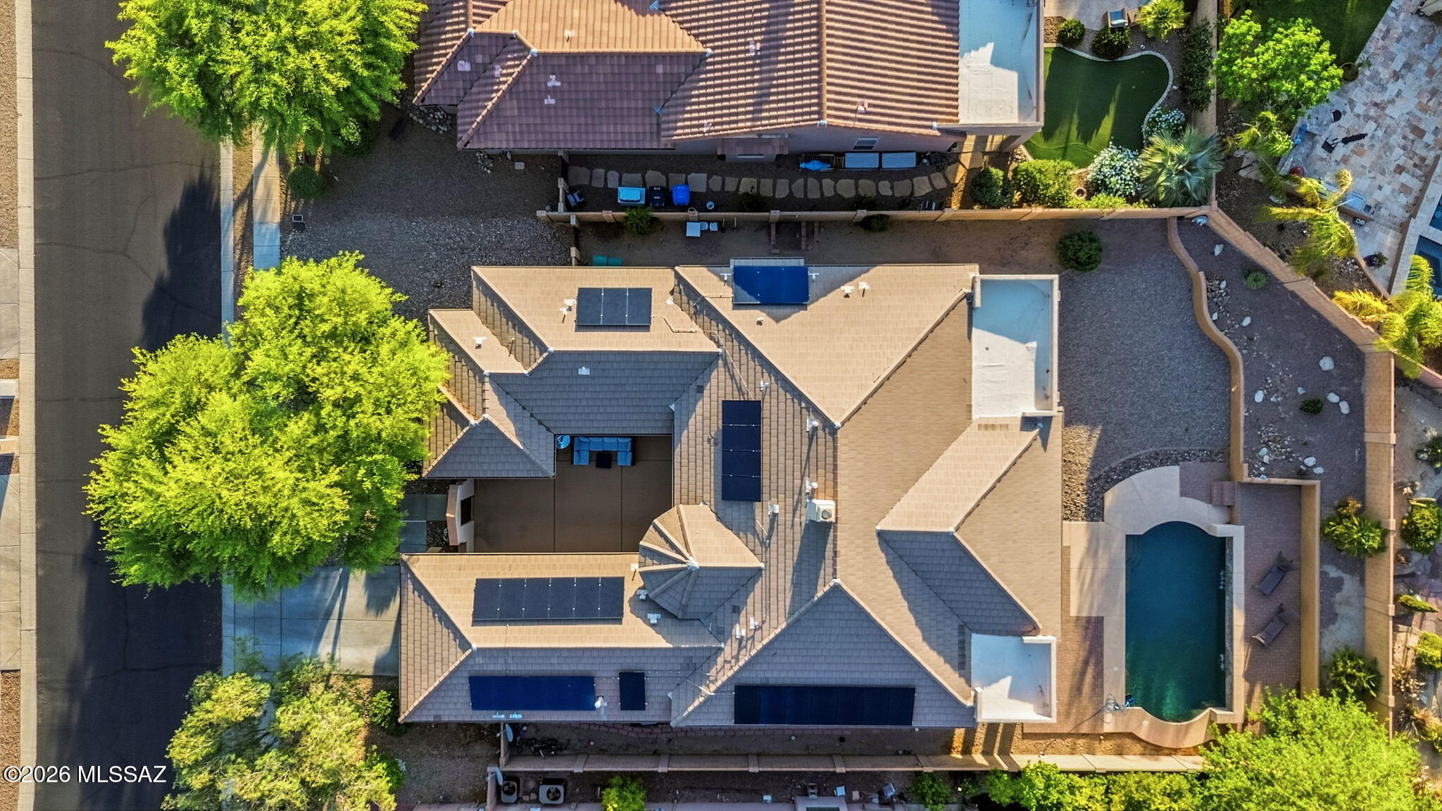 1220 W Calabria Court