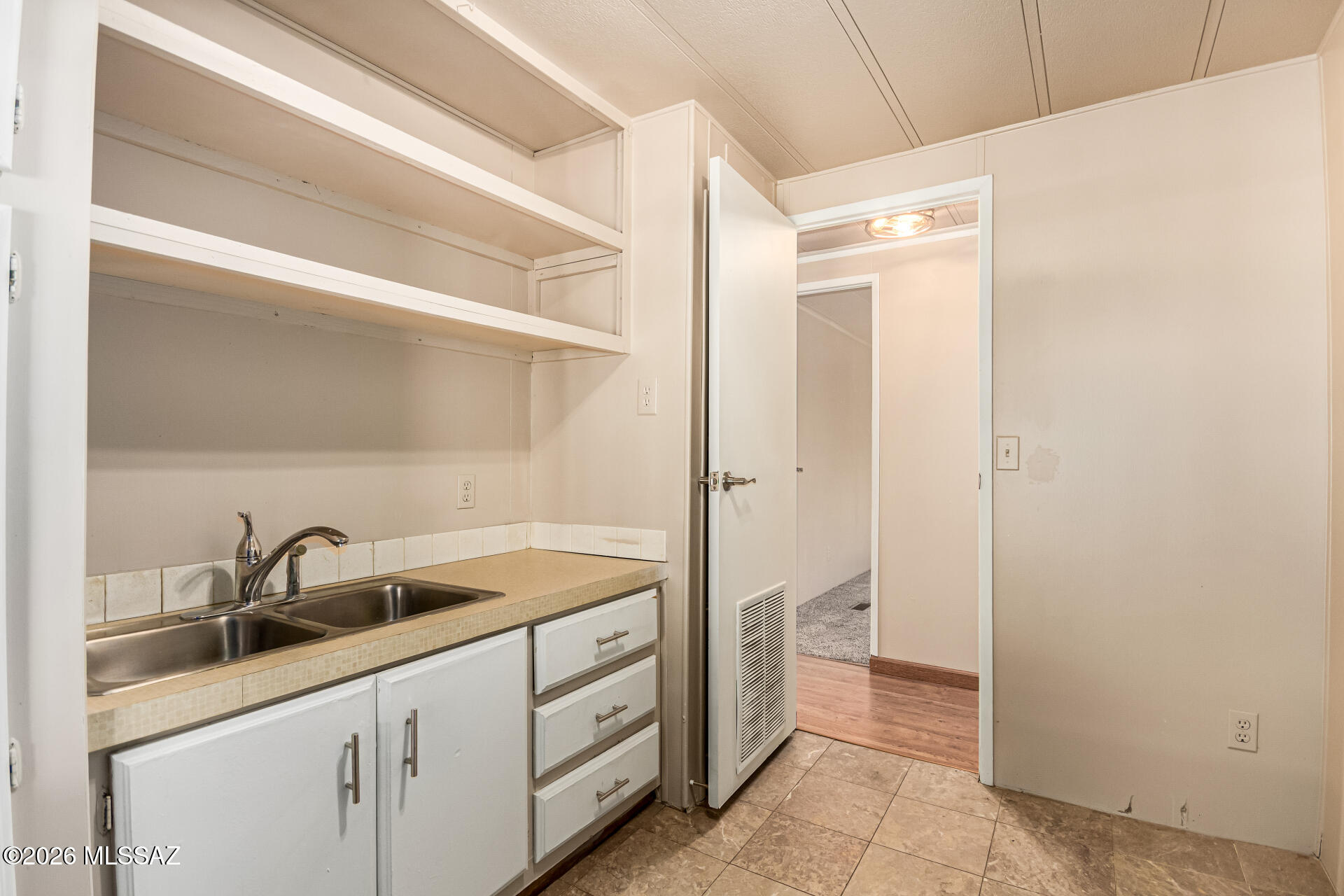 Los Ranchitos Number 8 - Residential