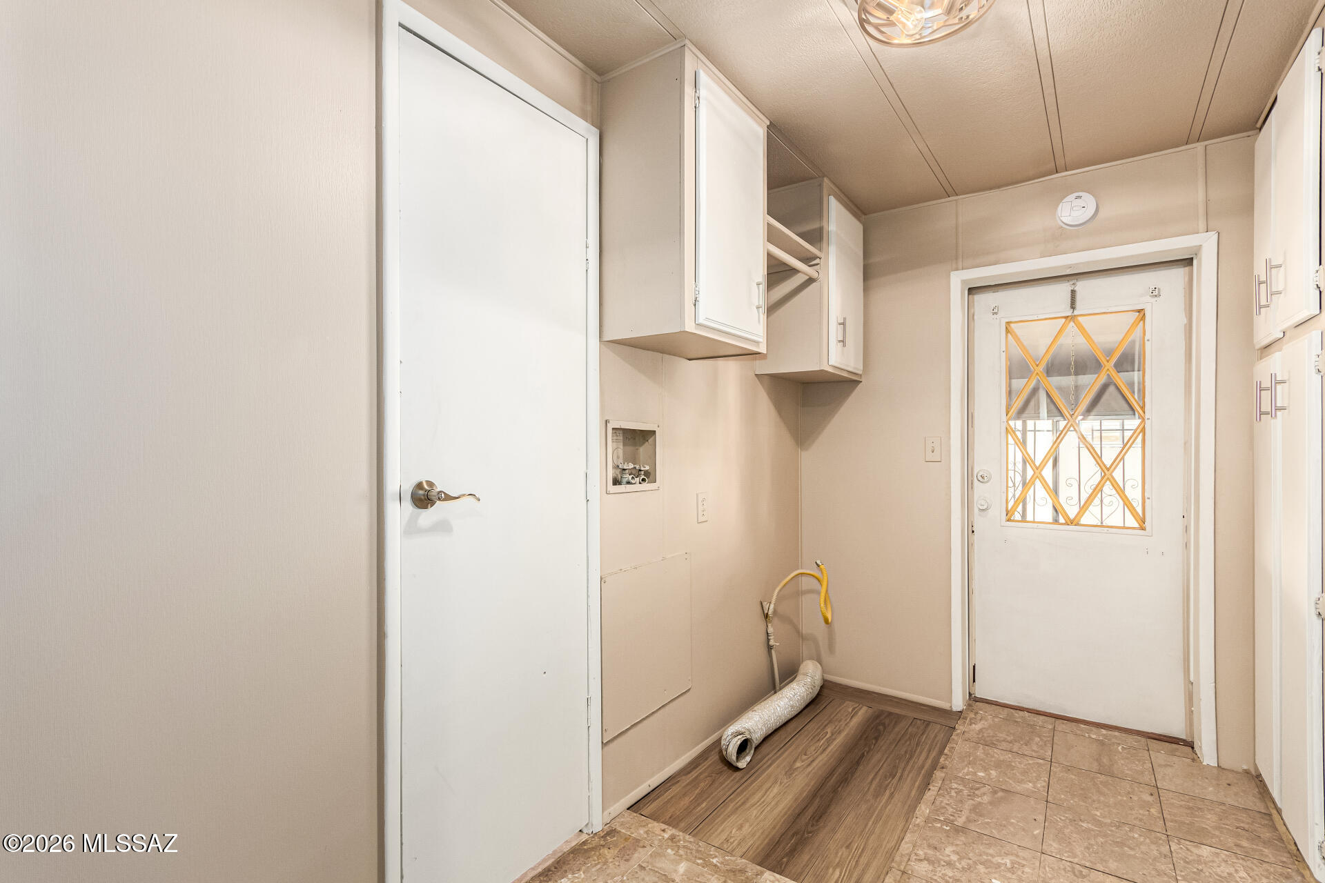 Los Ranchitos Number 8 - Residential
