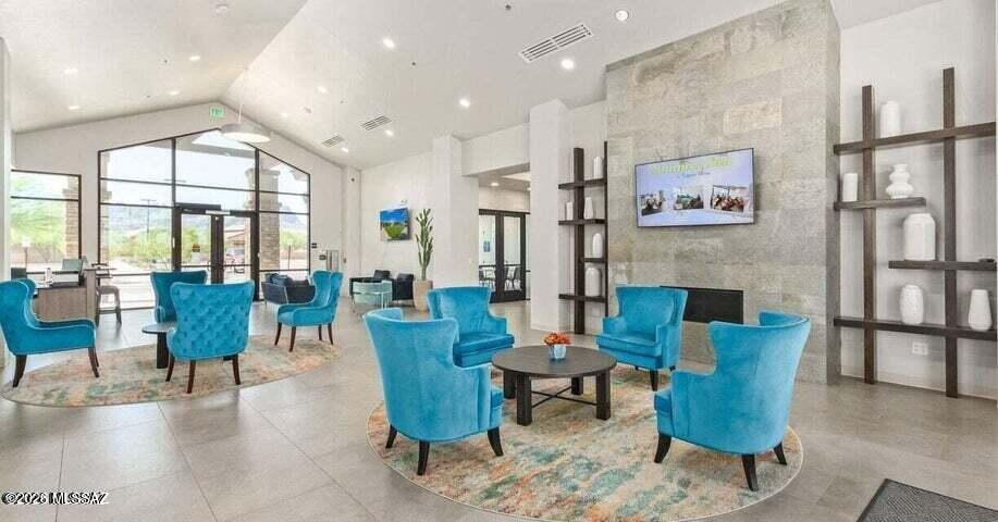 Saguaro Bloom SQ20180540069 - Residential