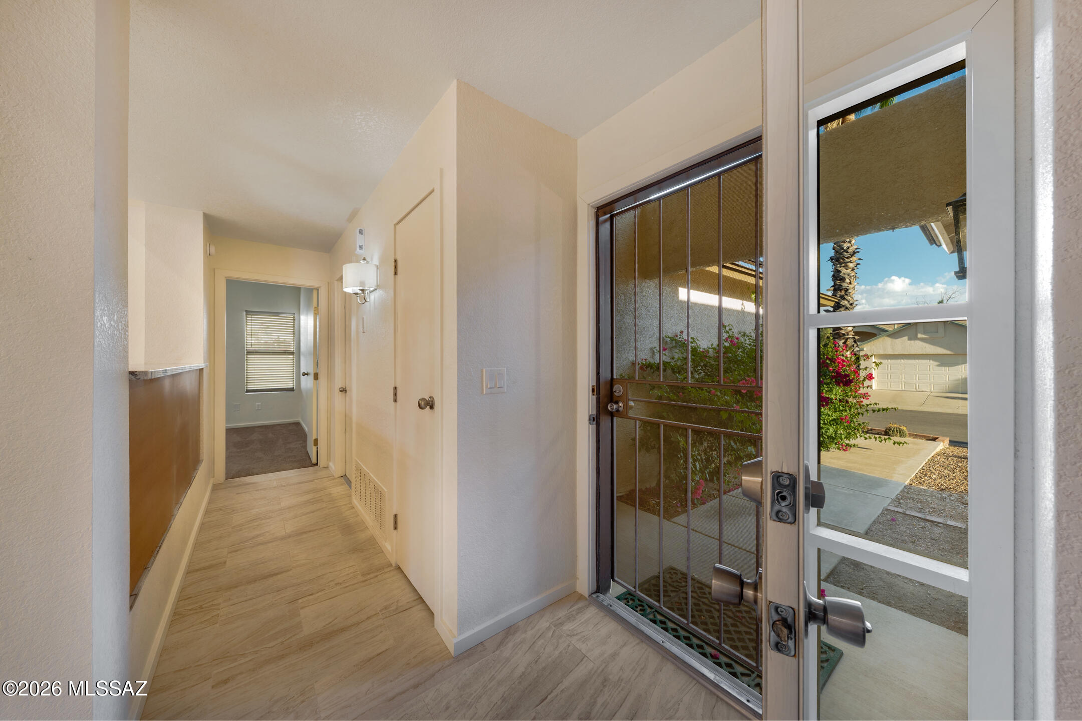 2762 W Camino Ebano