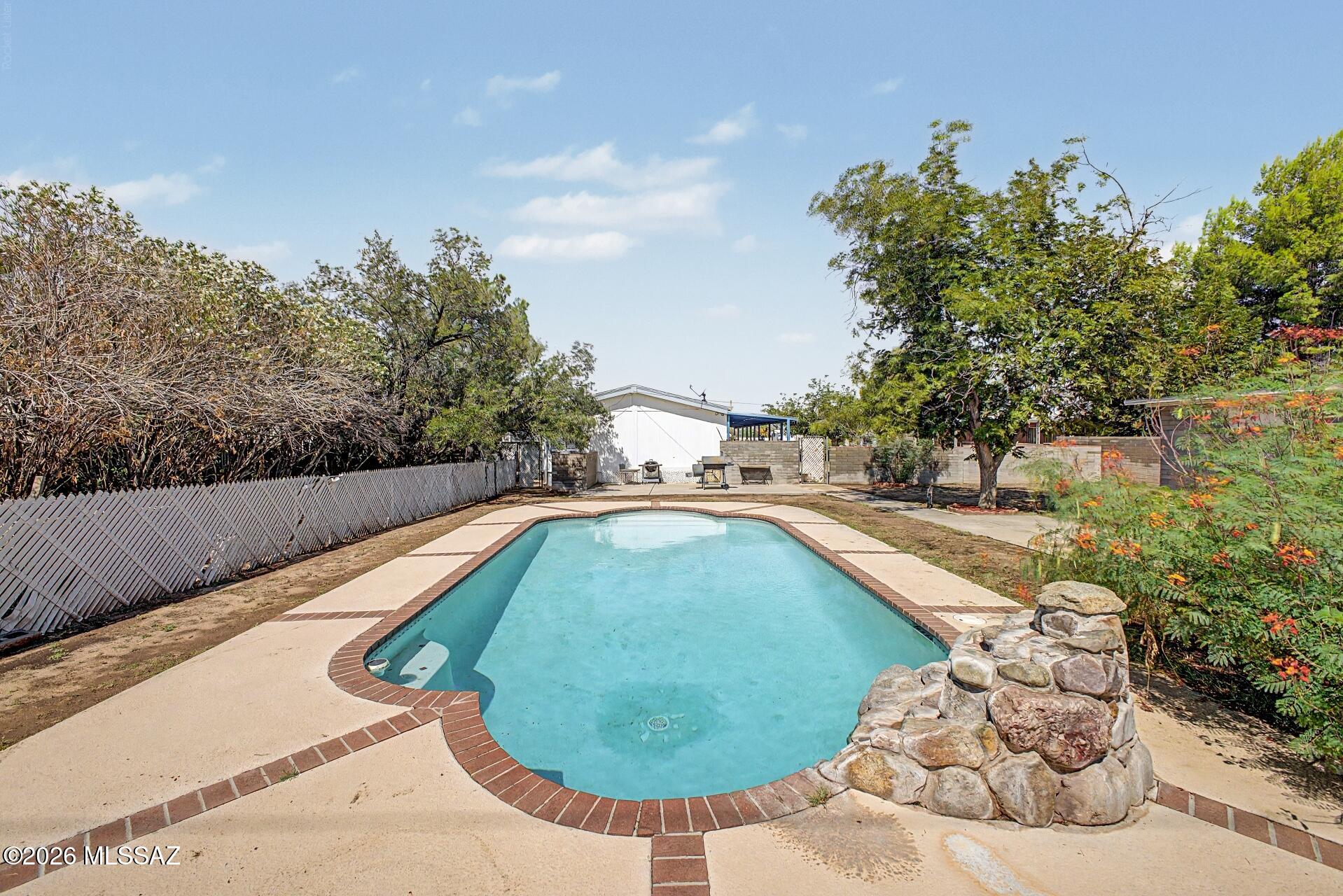 16672 N Avenue Del Lasso