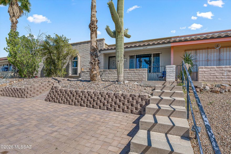 Skip the HOA and start building equity in this 2 bed, 2 bath townhome tucked into the west side of Tucson. From the moment you walk in, you'll notice the space, a large kitchen ready for your vision, whether that means a full renovation or simply making it your own with the finishes you love. The additional family room gives you the flexibility to spread out, work from home, or create the living space that actually fits your life.
The low-maintenance yard keeps weekends free for the things that matter, while the opportunity to add your personal touch means real value in the making. Priced to reflect its potential, this is the kind of home that rewards buyers who aren't afraid to roll up their sleeves and invest a little sweat equity into something great. Location doesn't get much more convenient, you're just 10 minutes from the heart of downtown Tucson and 5 minutes from freeway access, making errands, commutes, and weekend adventures all a little easier. No HOA means no extra fees and no one telling you what to do with your space. A smart start in a city you love and a home that grows right along with you.