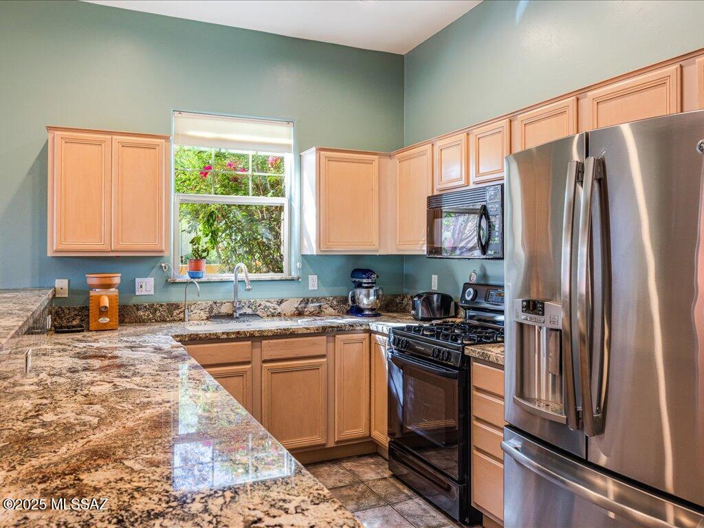 10380 E Roylstons Lane