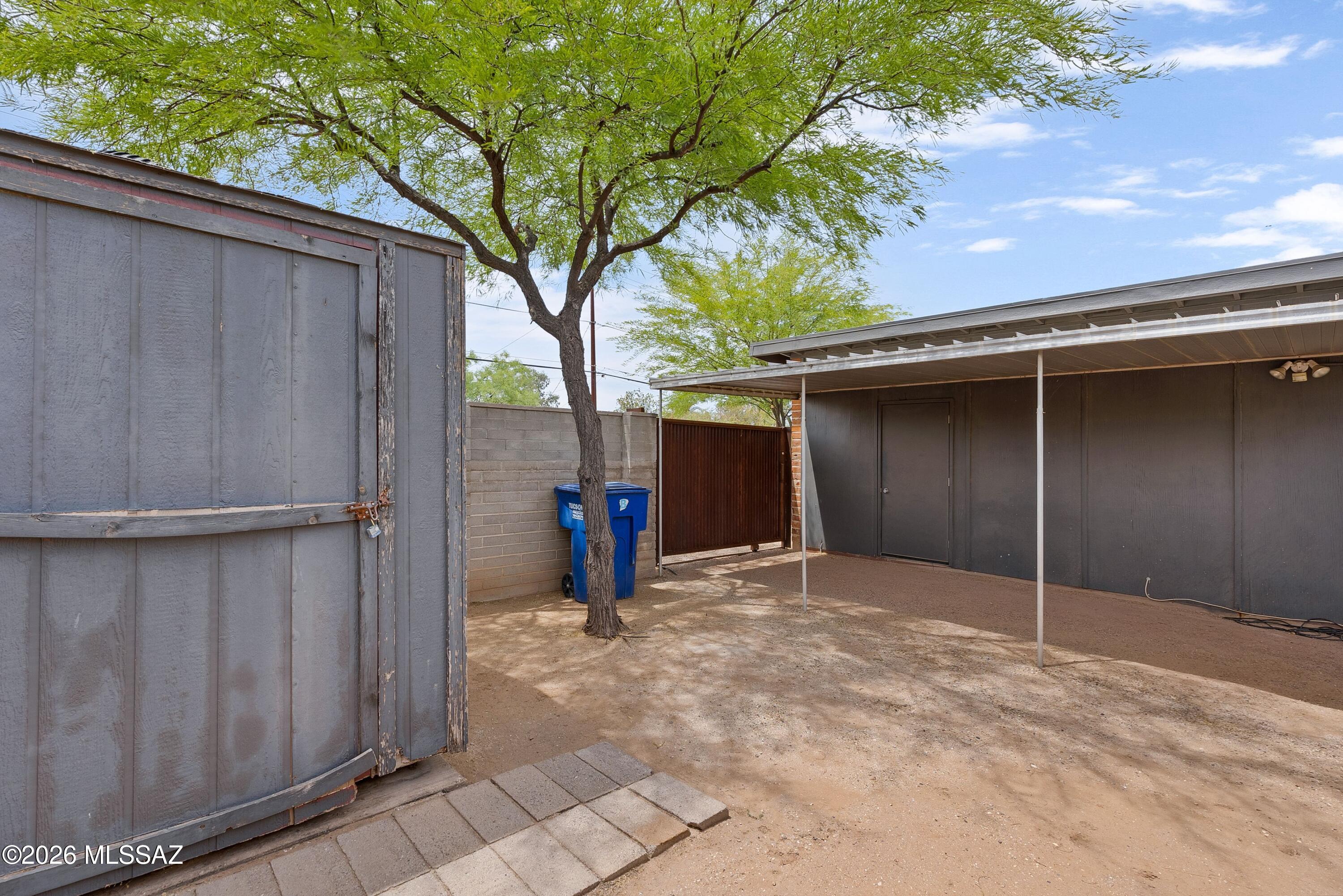 Adobe Manor - Residential