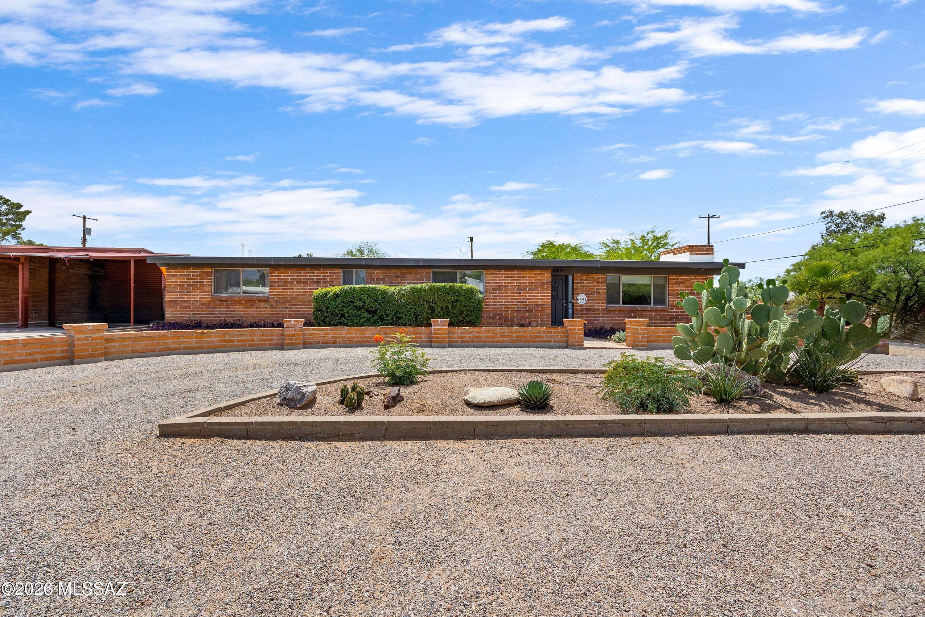 Adobe Manor - Residential