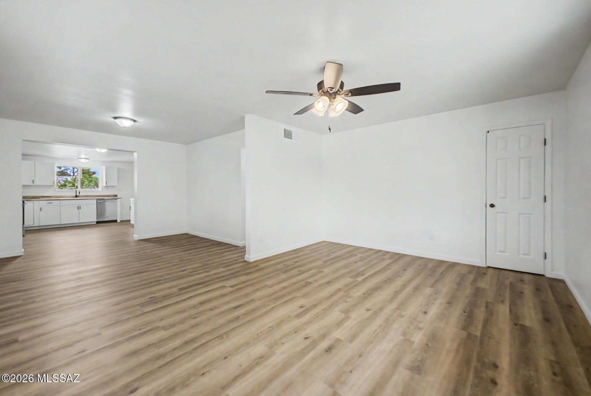 2709 E Norton Vista
