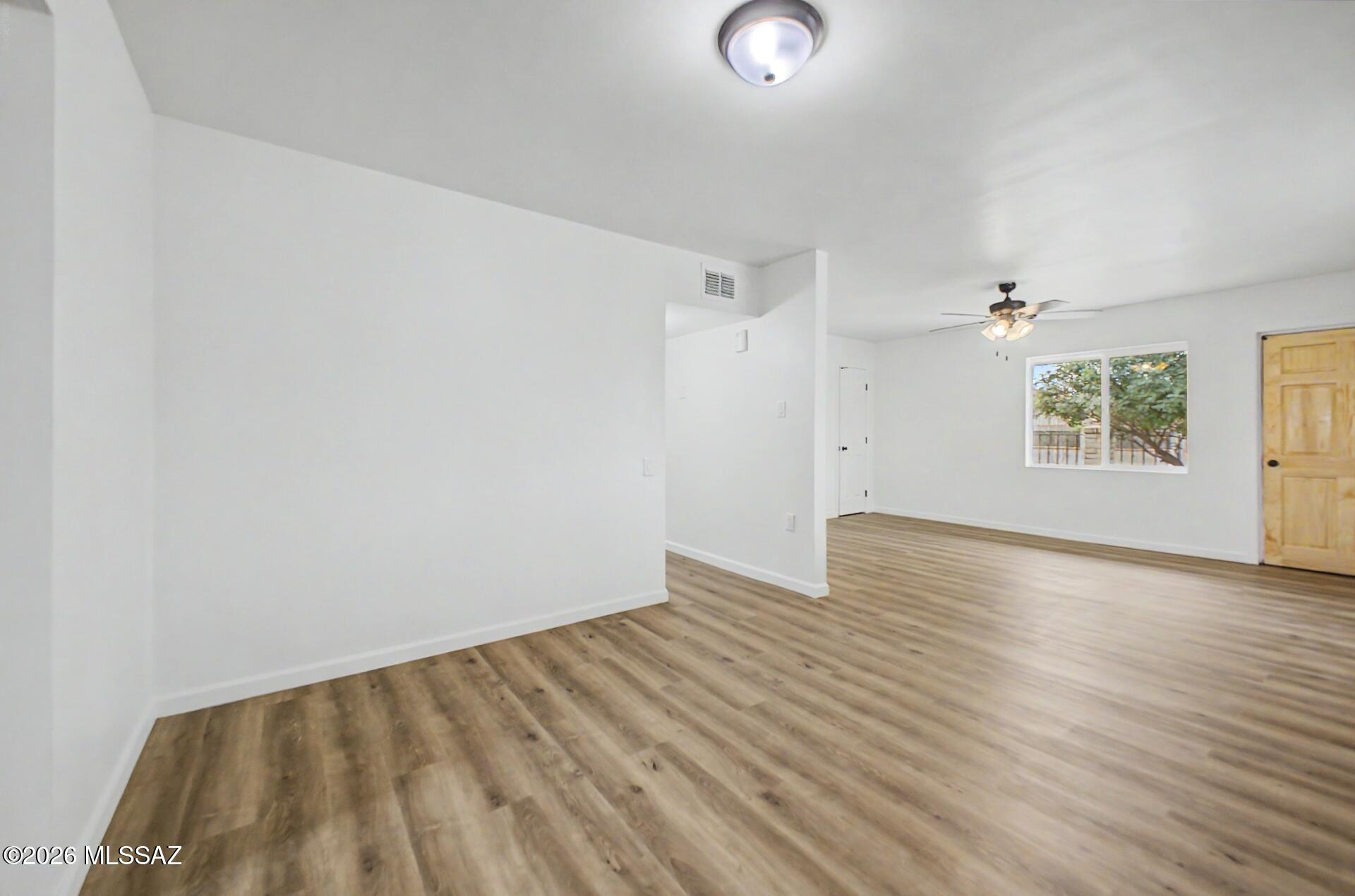 2709 E Norton Vista