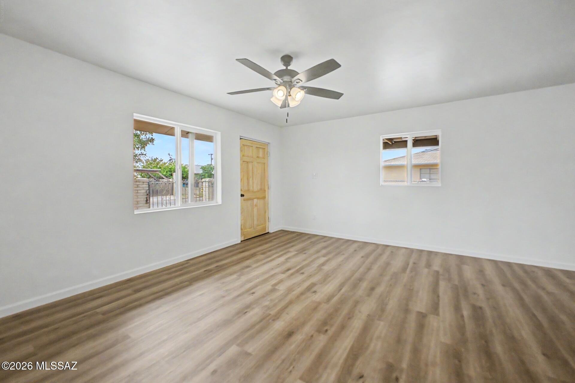 2709 E Norton Vista