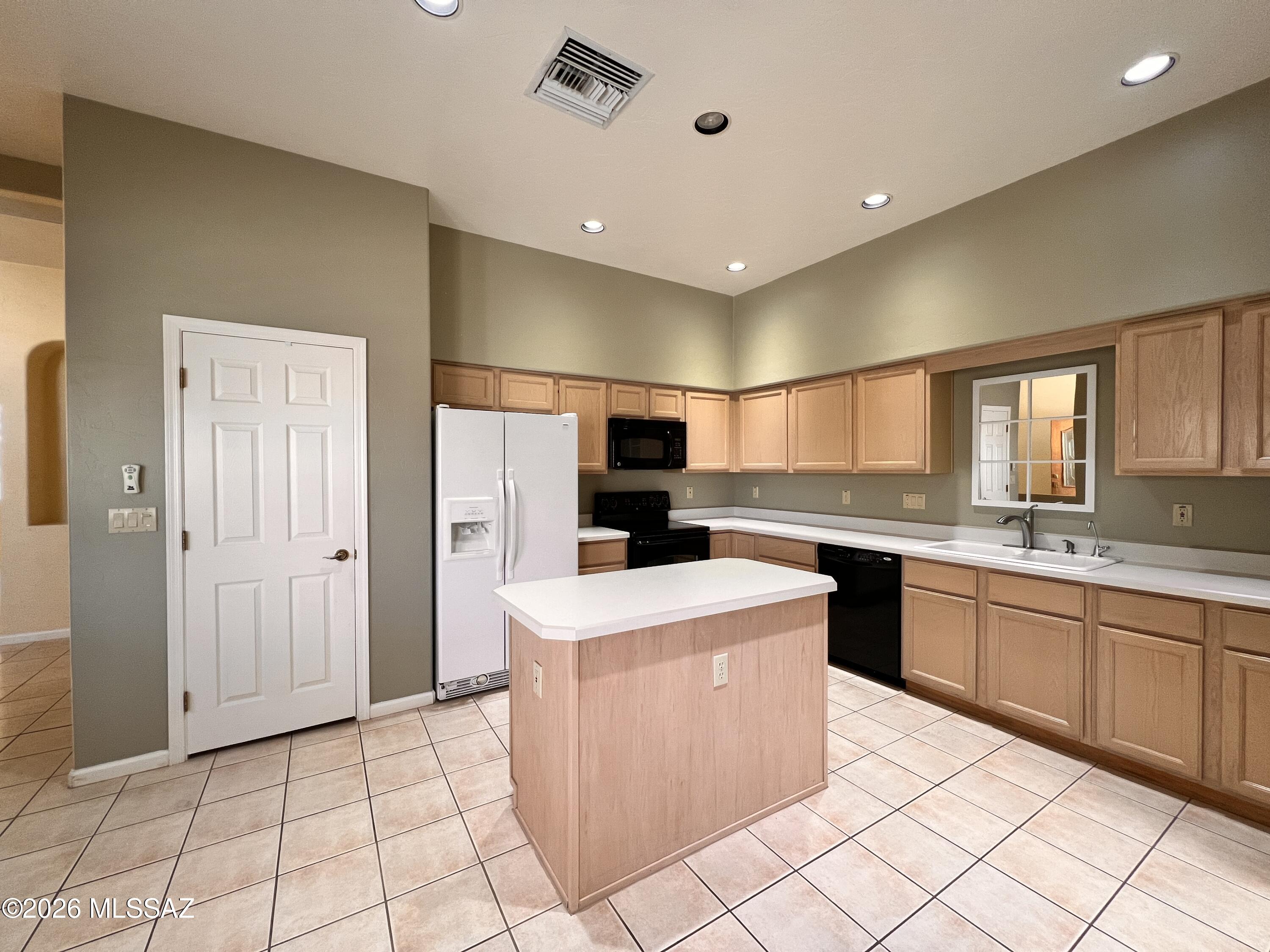 Carmel Pointe (1-104) - Residential Lease