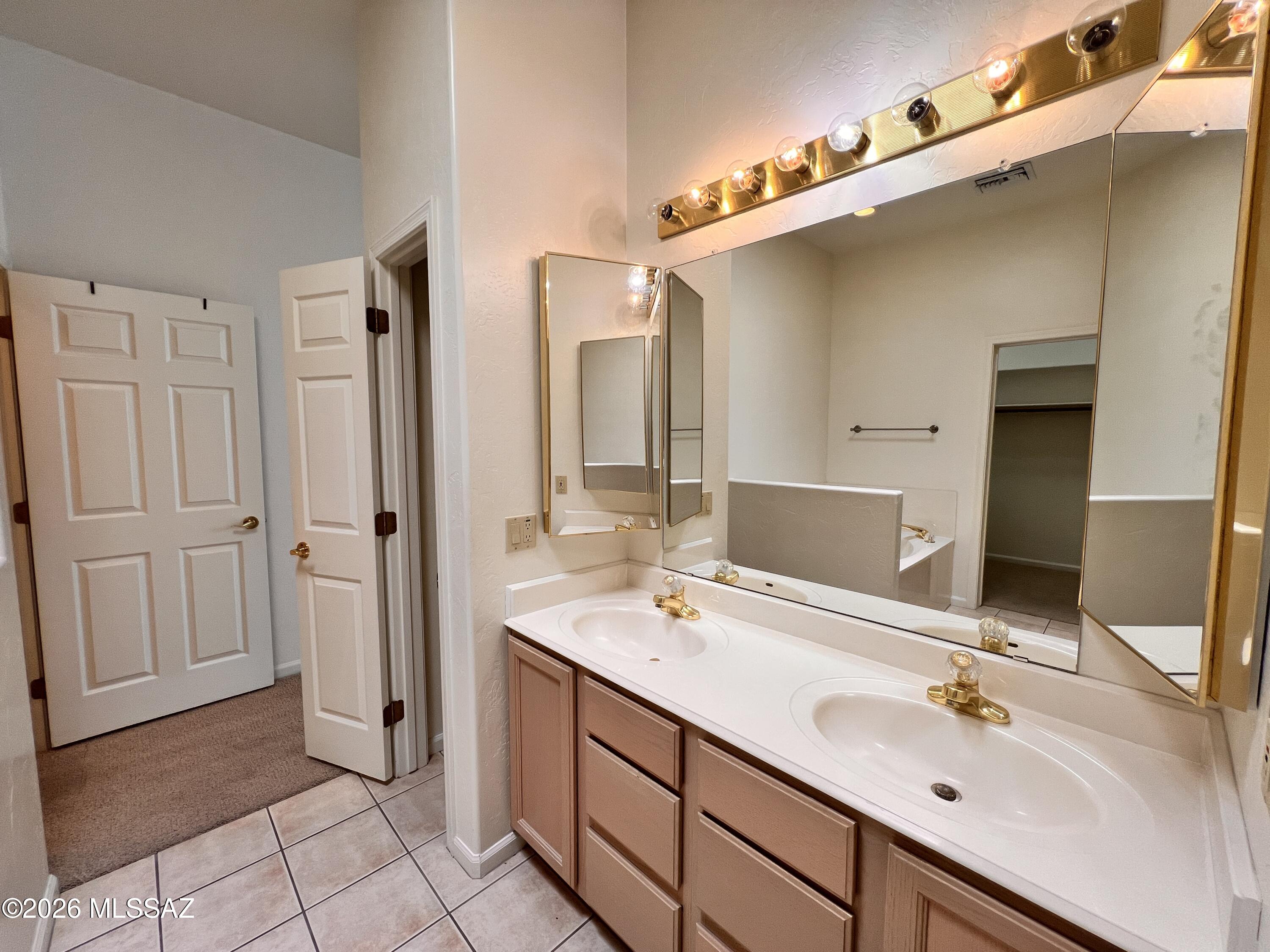 Carmel Pointe (1-104) - Residential Lease
