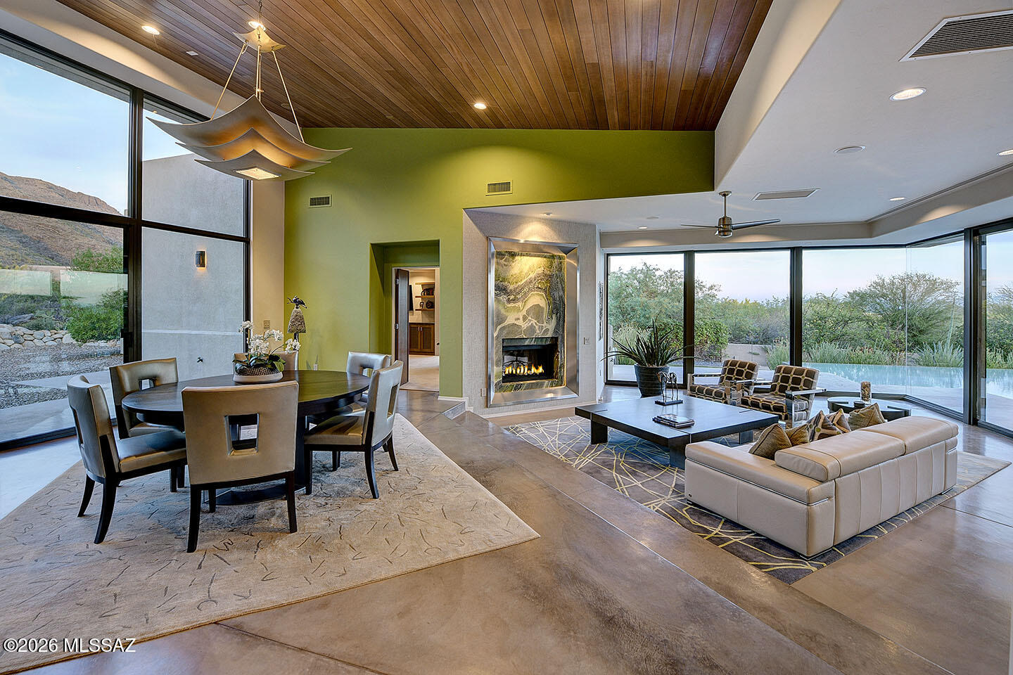 2004 E Desert Garden Drive