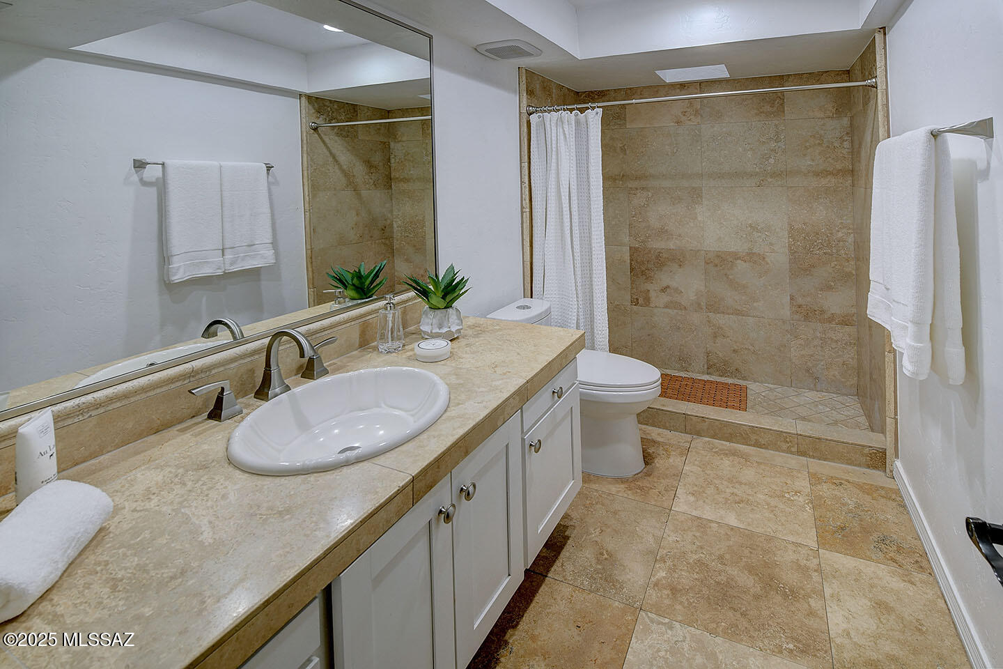 Casas De Oro(1-2) - Residential