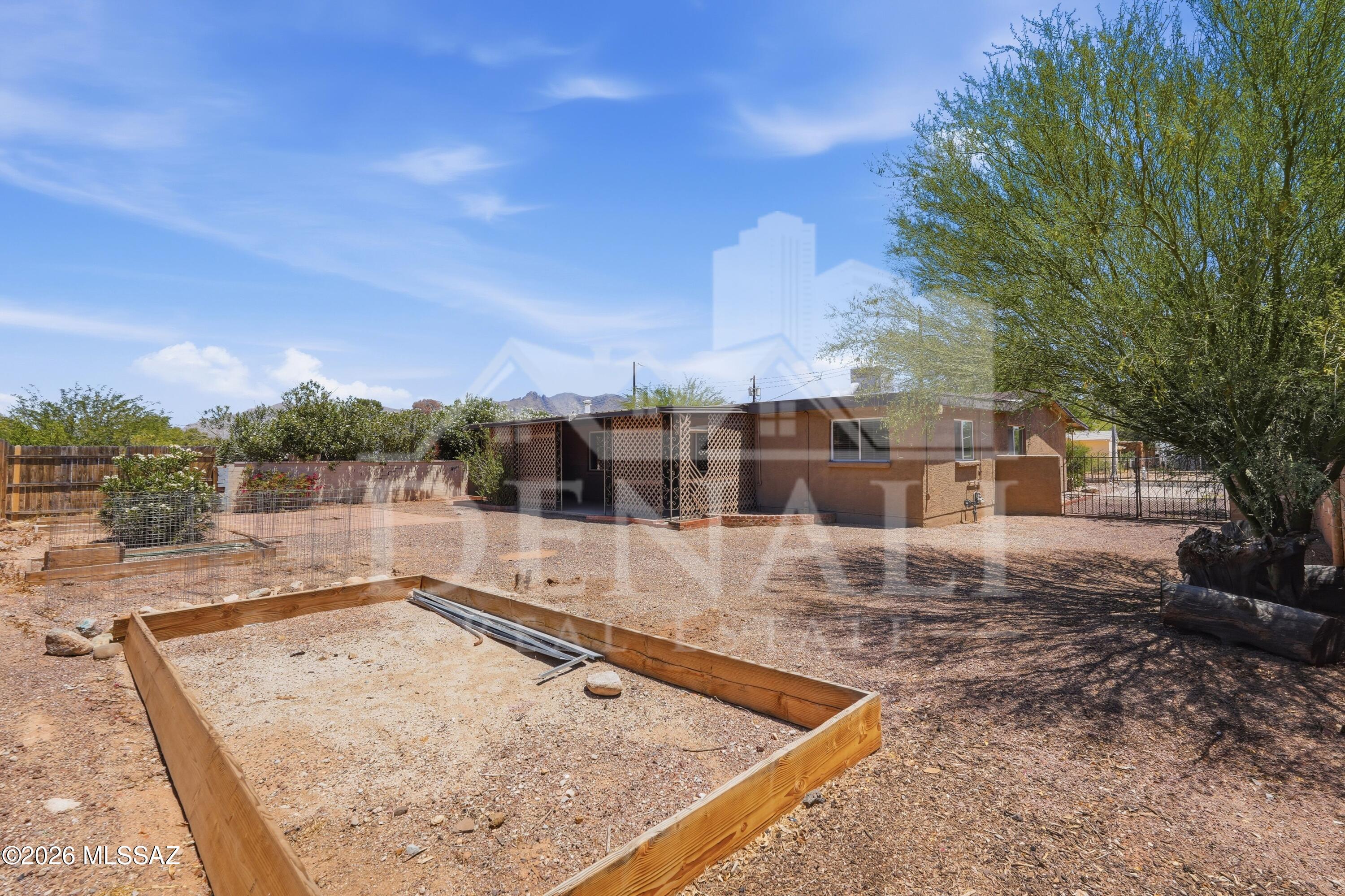 Amphitheater Acres Addn. - Residential Lease