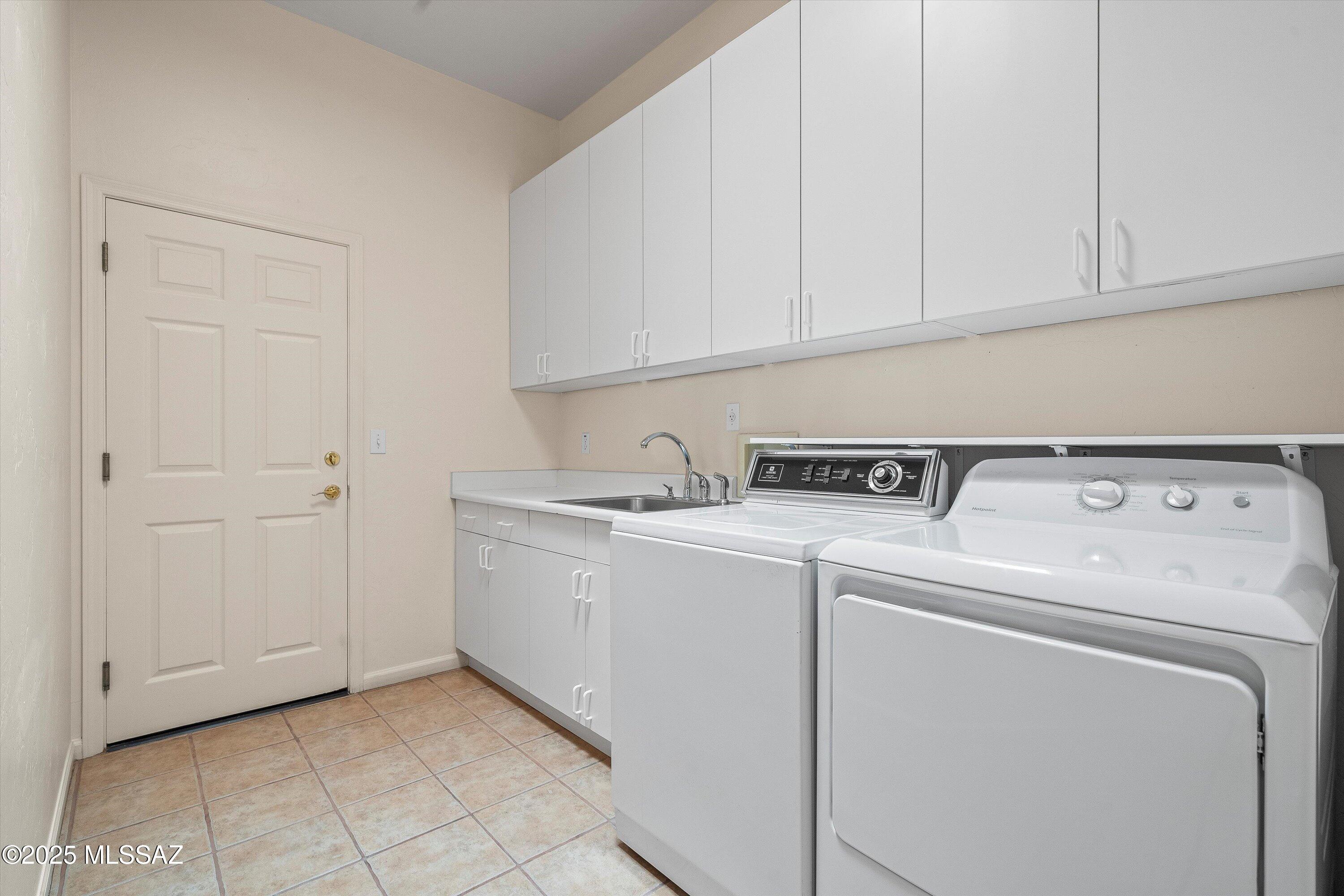 Carmel Pointe (1-104) - Residential