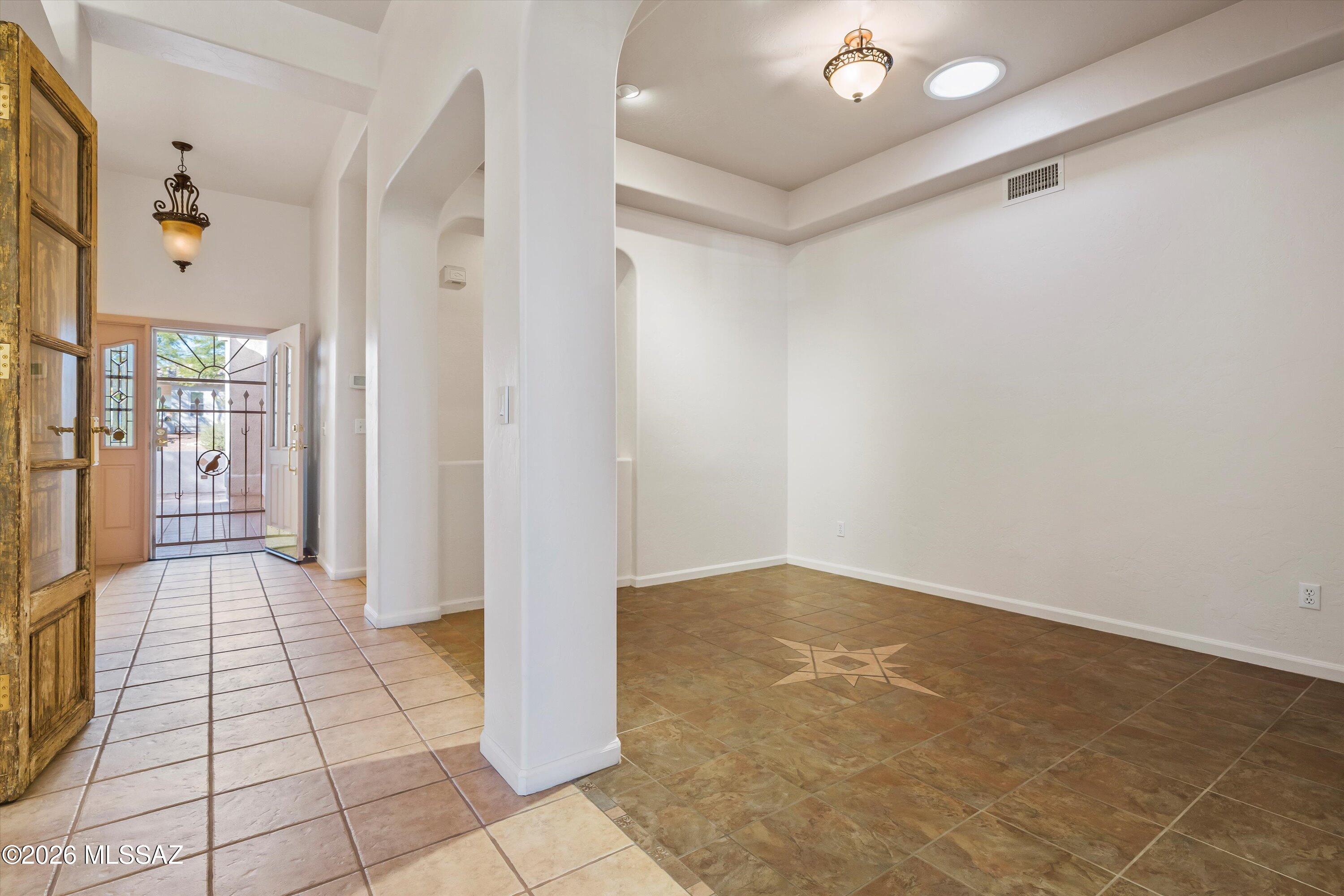 1489 W Bridalveil Place