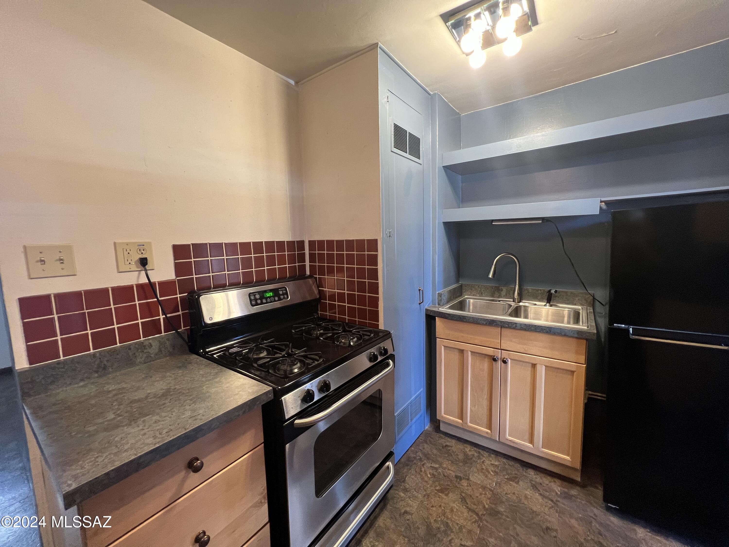 Samos Subdivision Amended - Residential Lease