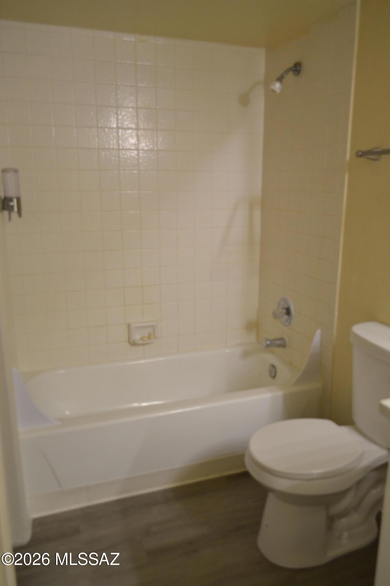 Casitas Real Condos. - Residential Lease