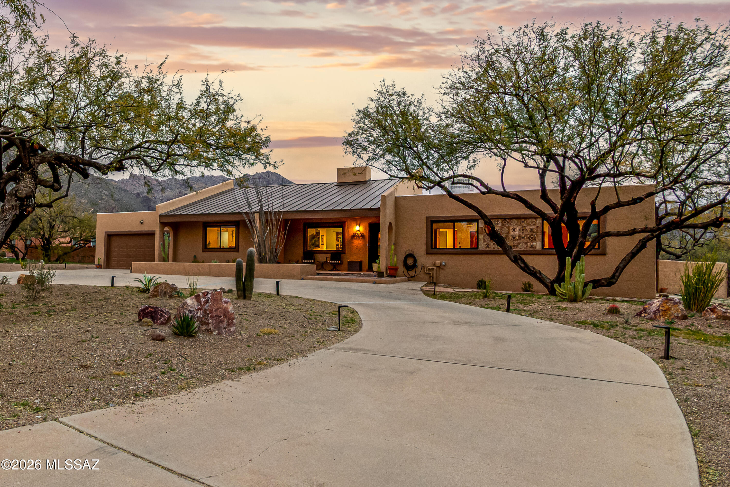 5630 N Moccasin Trail