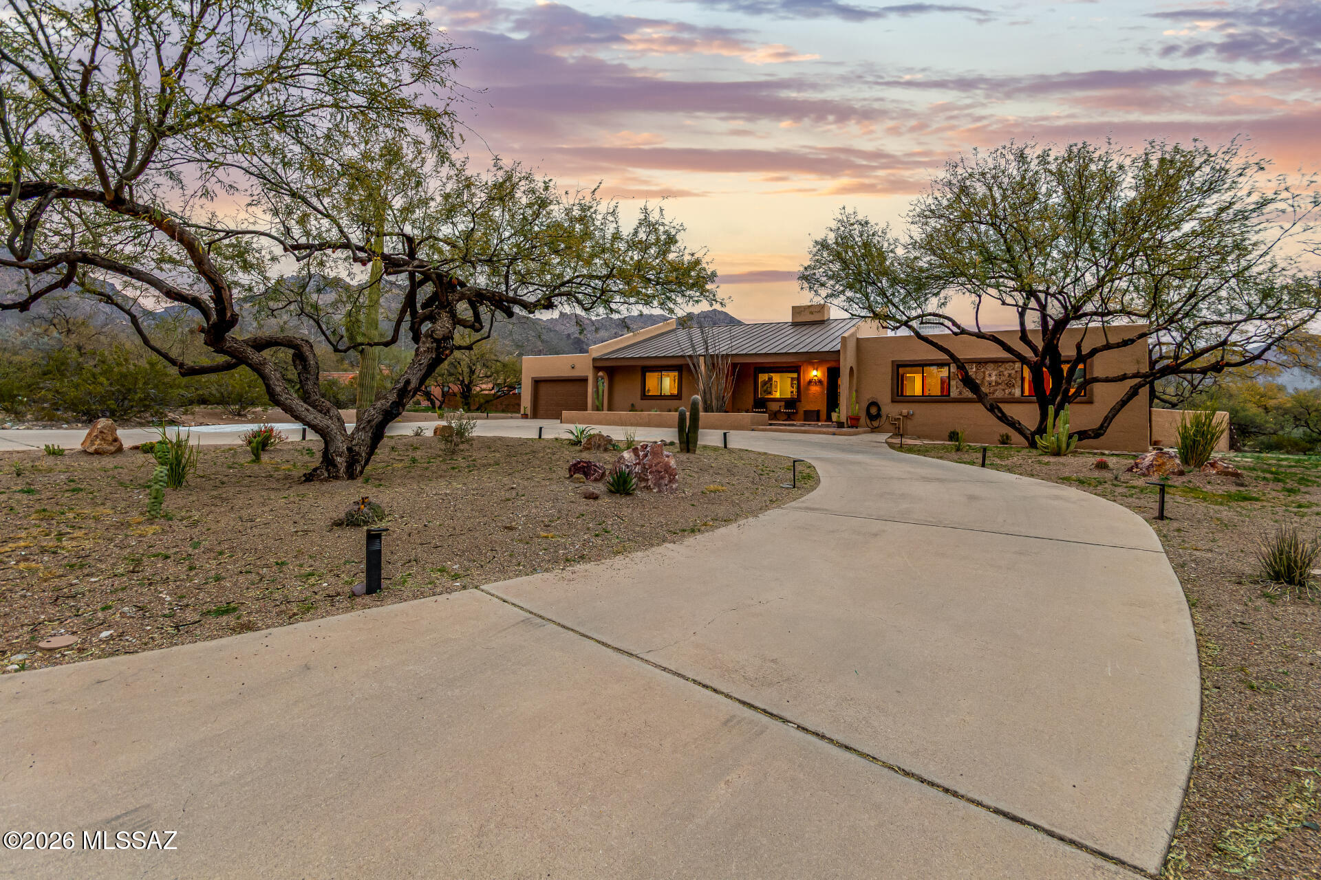 5630 N Moccasin Trail