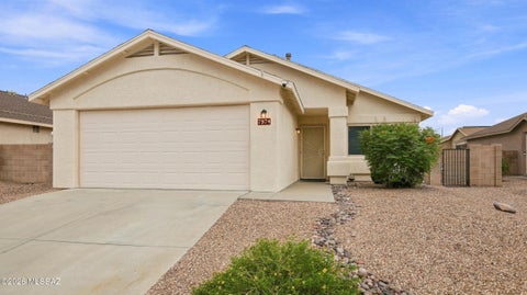 Photo of 7974 E Sundew Drive, Tucson, AZ 85710 (MLS # 22621662)