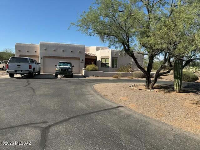 9081 E Sholefield Springs Place
