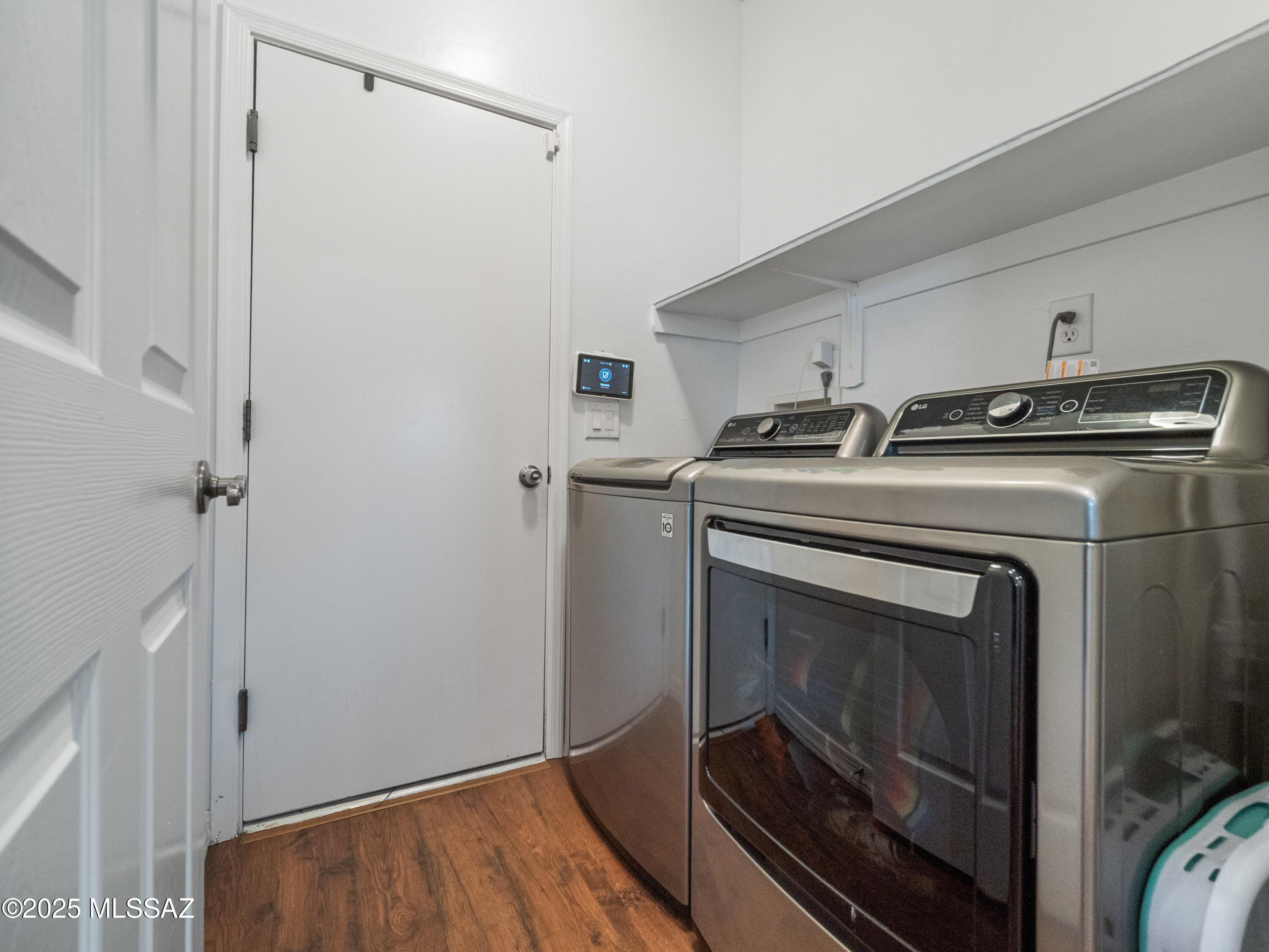 Black Horse (1-411) - Residential
