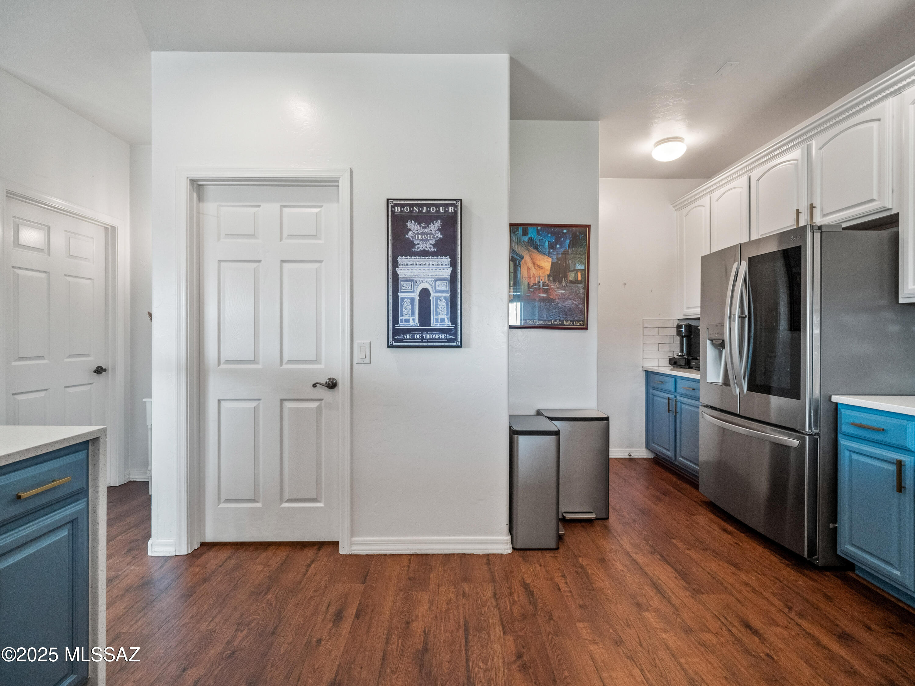 Black Horse (1-411) - Residential