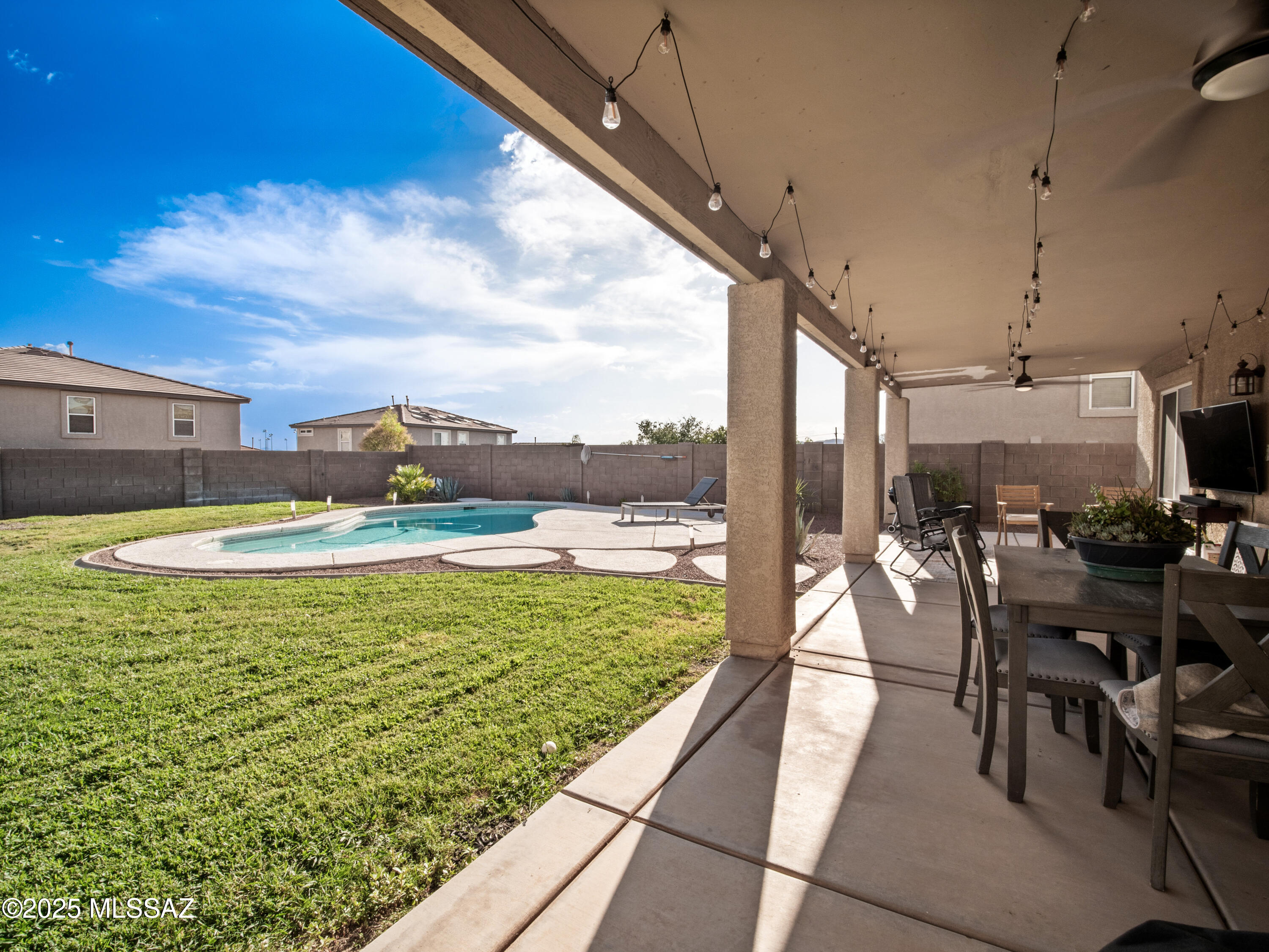 Black Horse (1-411) - Residential