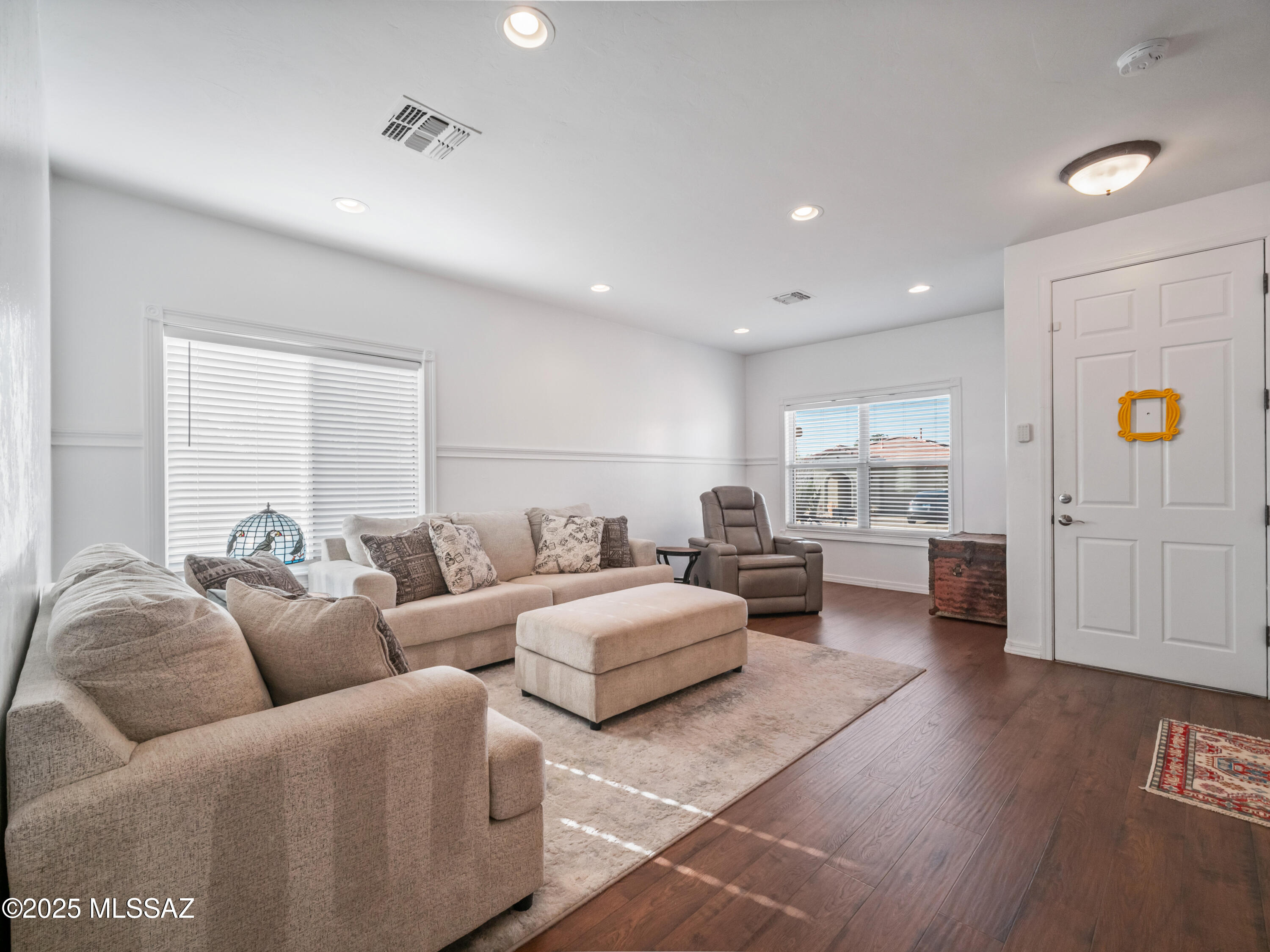 Black Horse (1-411) - Residential
