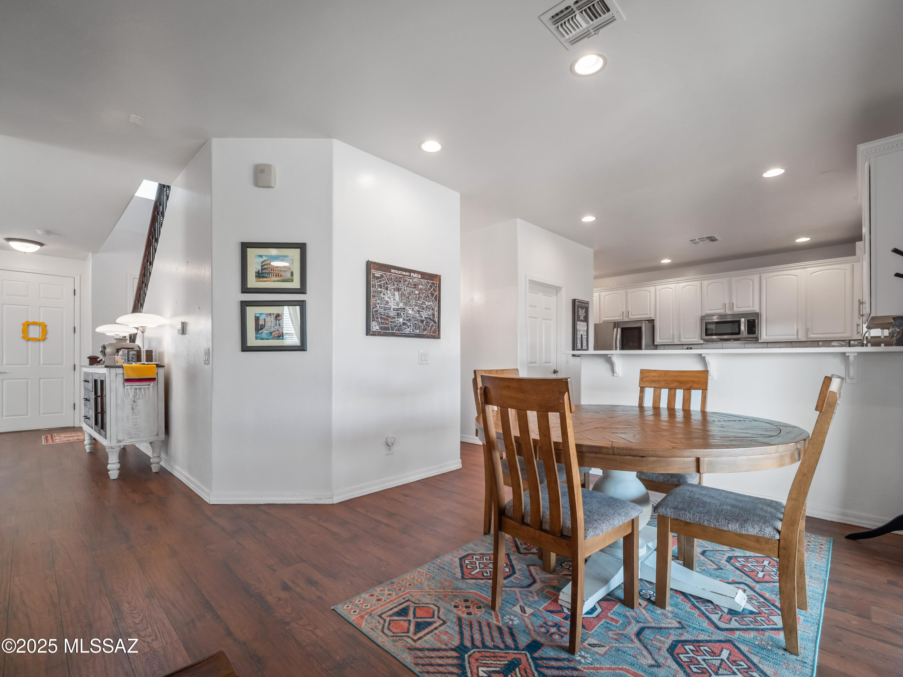Black Horse (1-411) - Residential