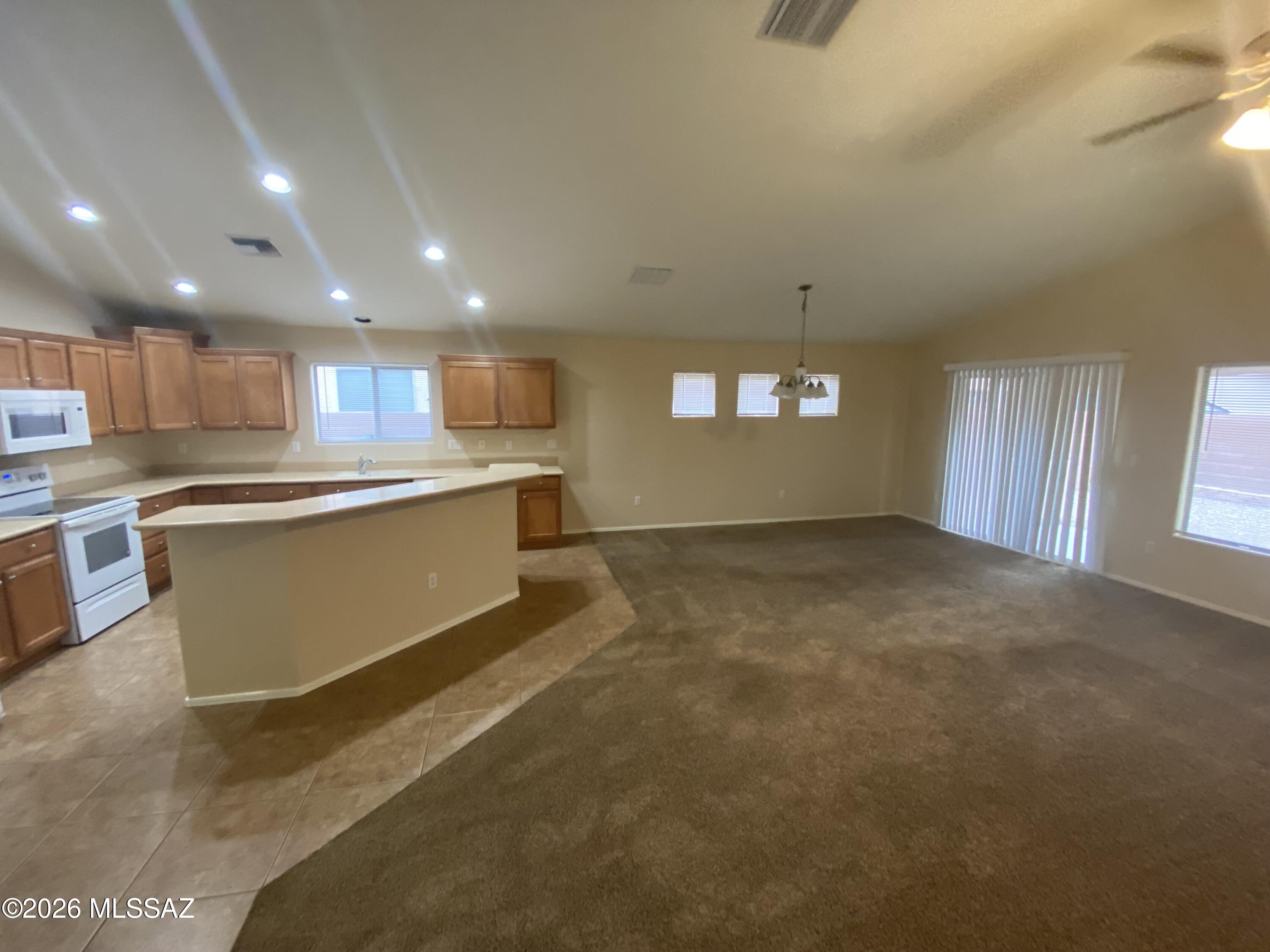 Valencia Reserve South (1-315) - Residential Lease