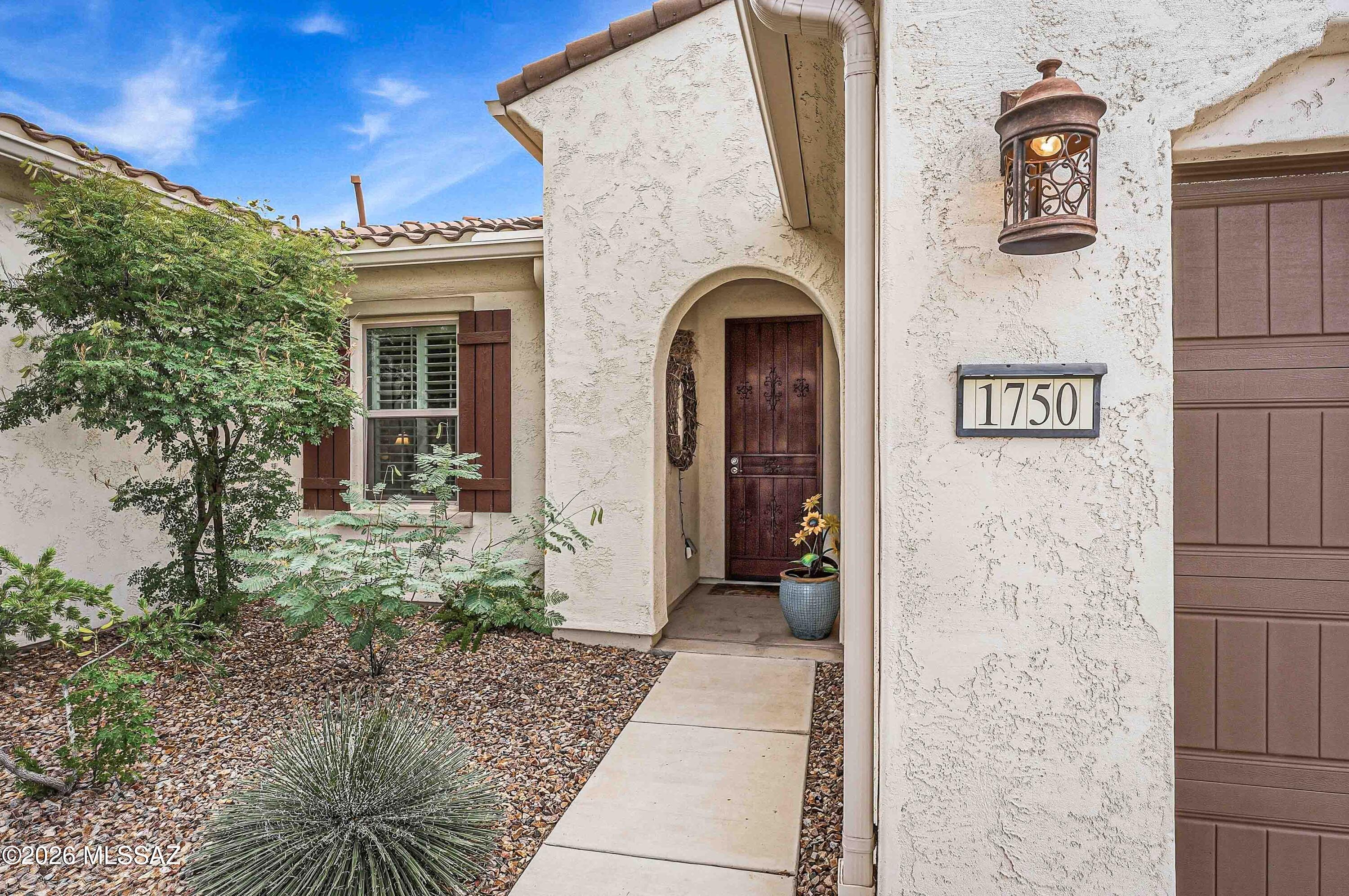 1750 E Sage Thrasher Drive