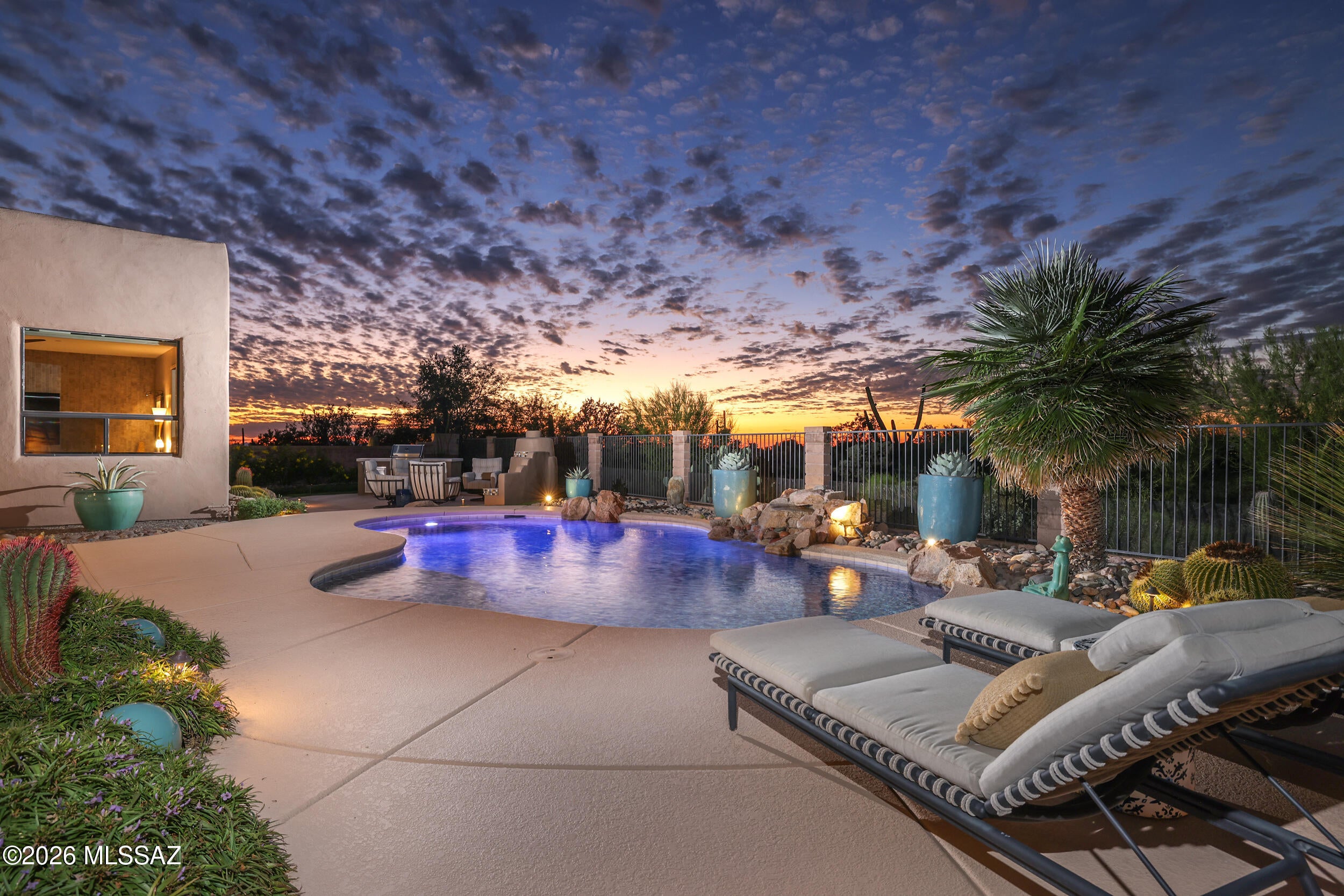 12361 N Fallen Shadows Drive