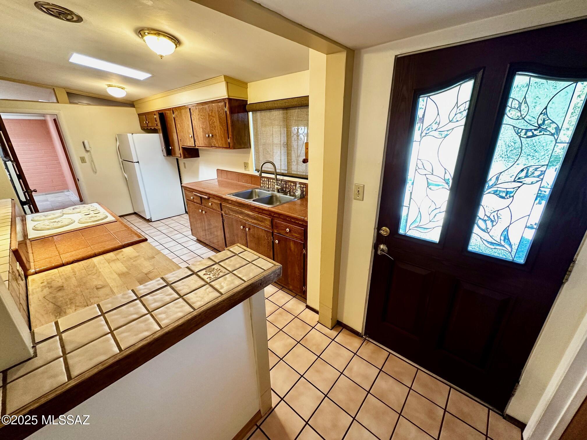 6960 E Oberlin Drive