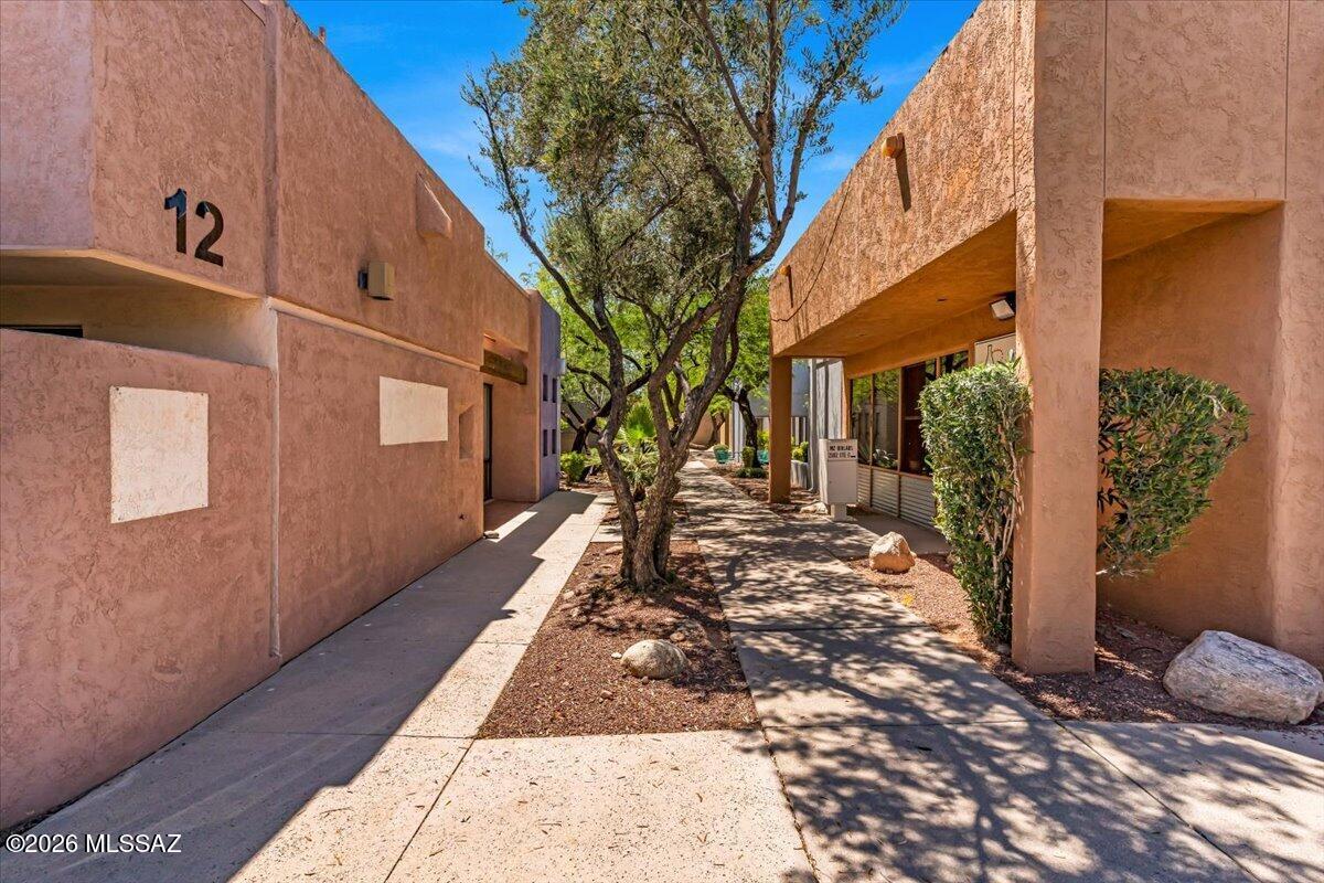 2102 N Country Club Road 12