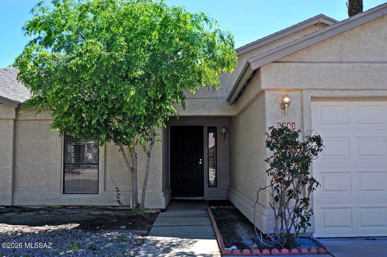 5241 W Eaglestone Loop