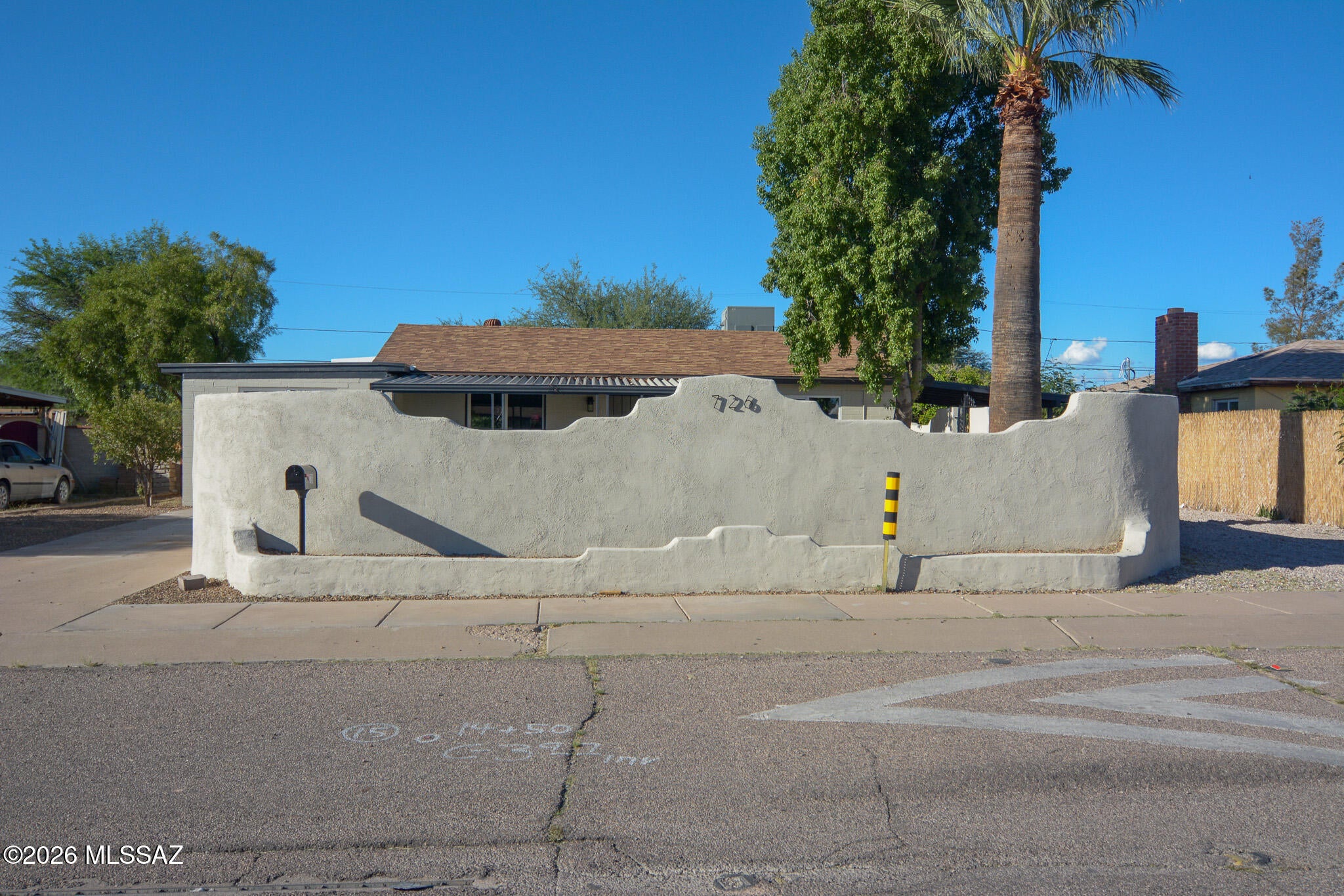 726 W Santa Paula Street
