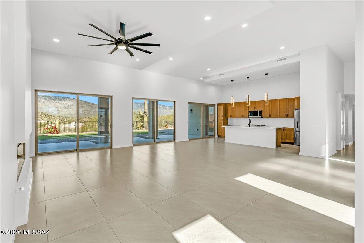 Coyote Creek (1-395) - Residential
