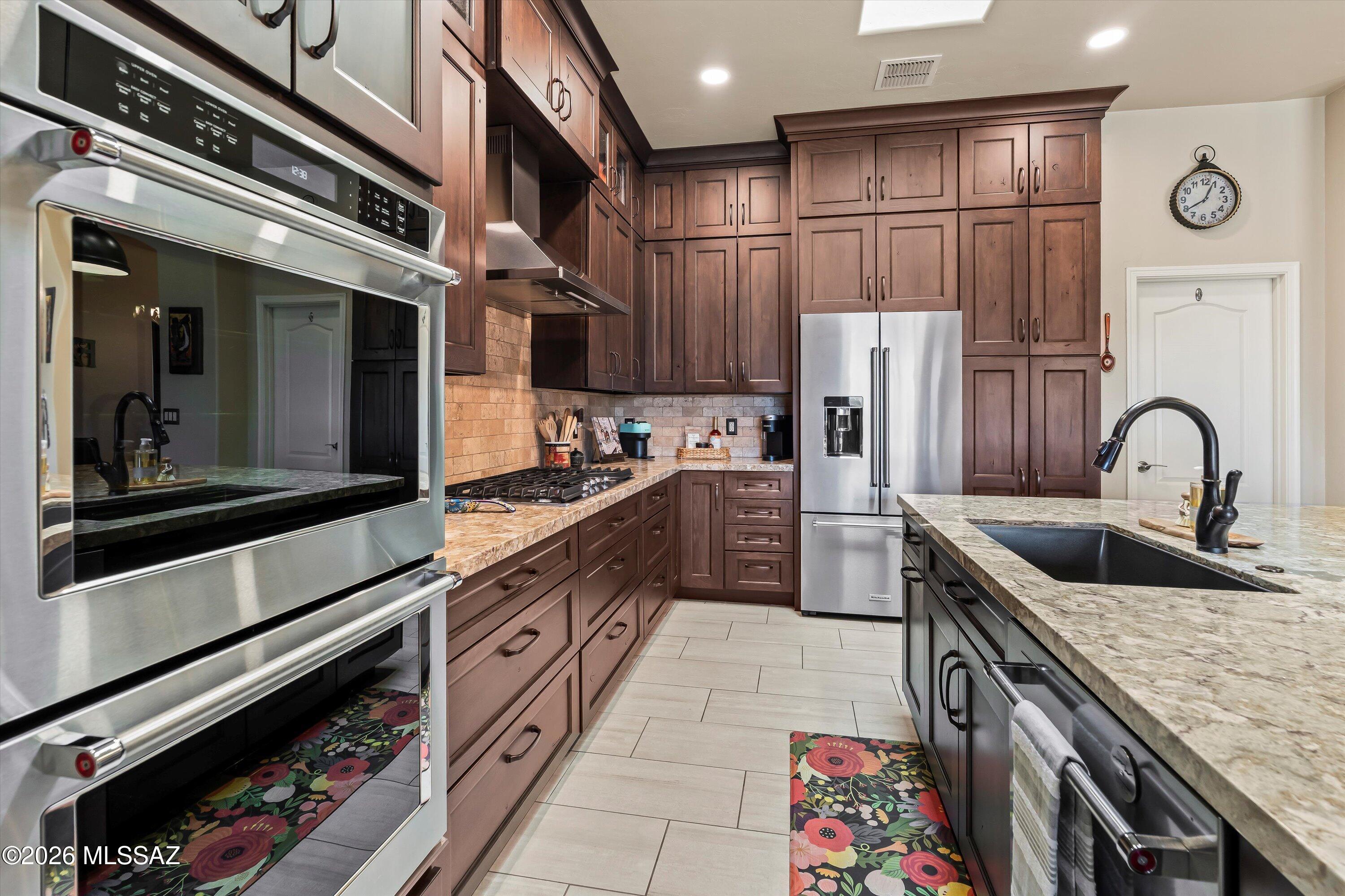 12072 N Portico Place