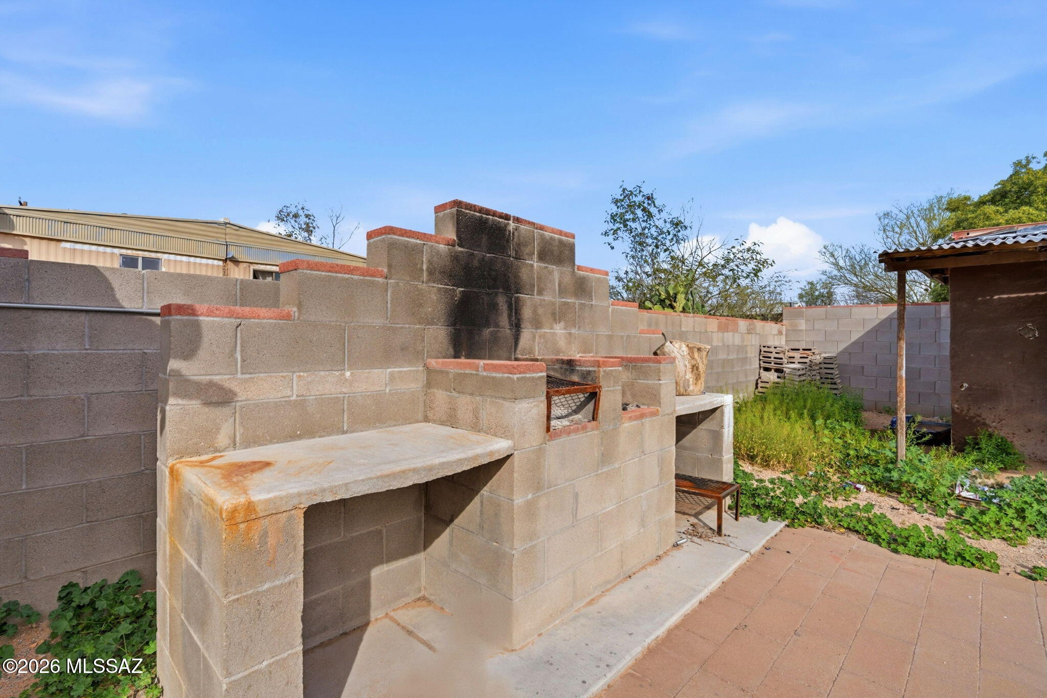Los Ranchitos - Residential