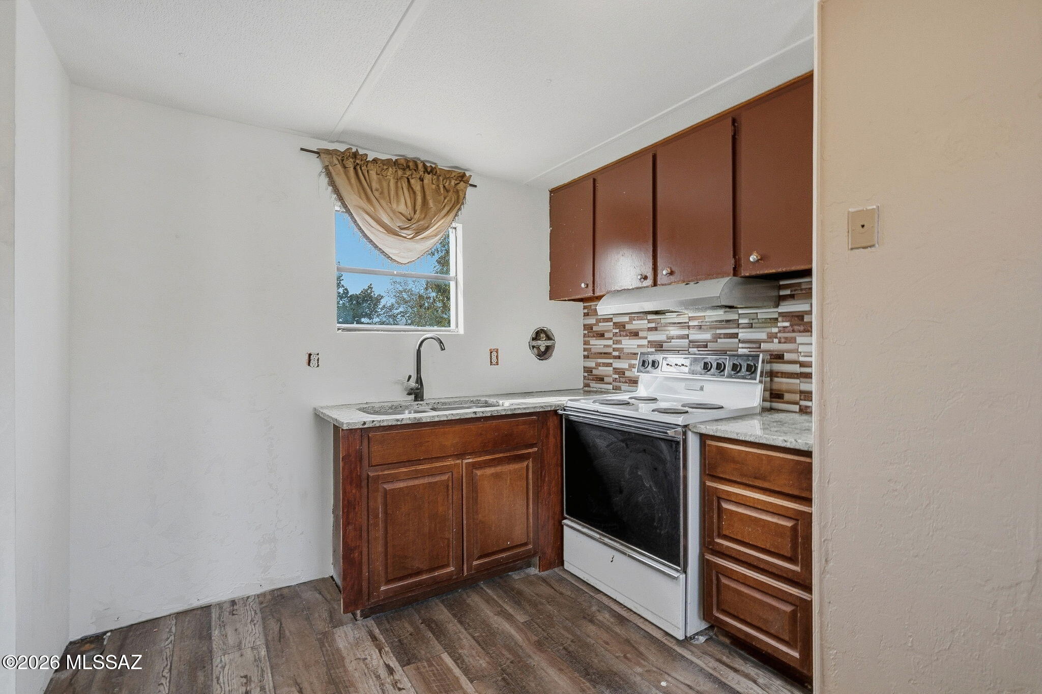 Los Ranchitos - Residential