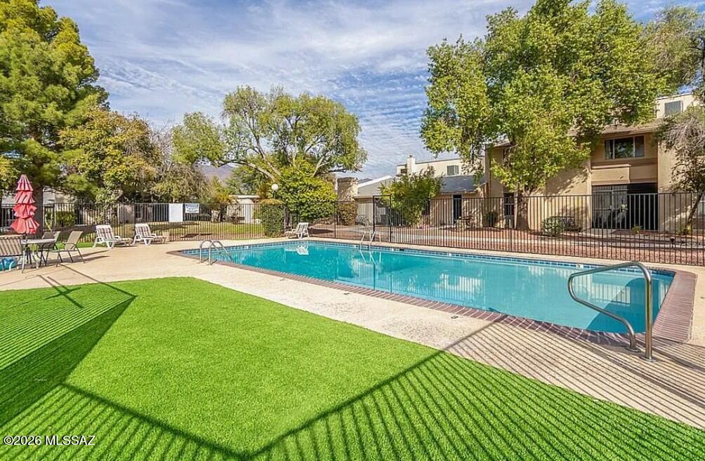 3750 N Country Club Road 44